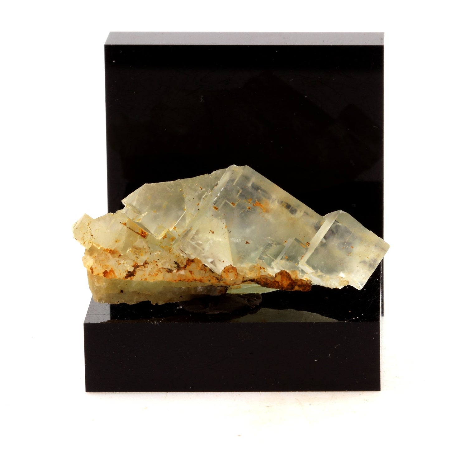 Fluorite + Quartz. 71.5 carats. Langeac, Haute-Loire, France
