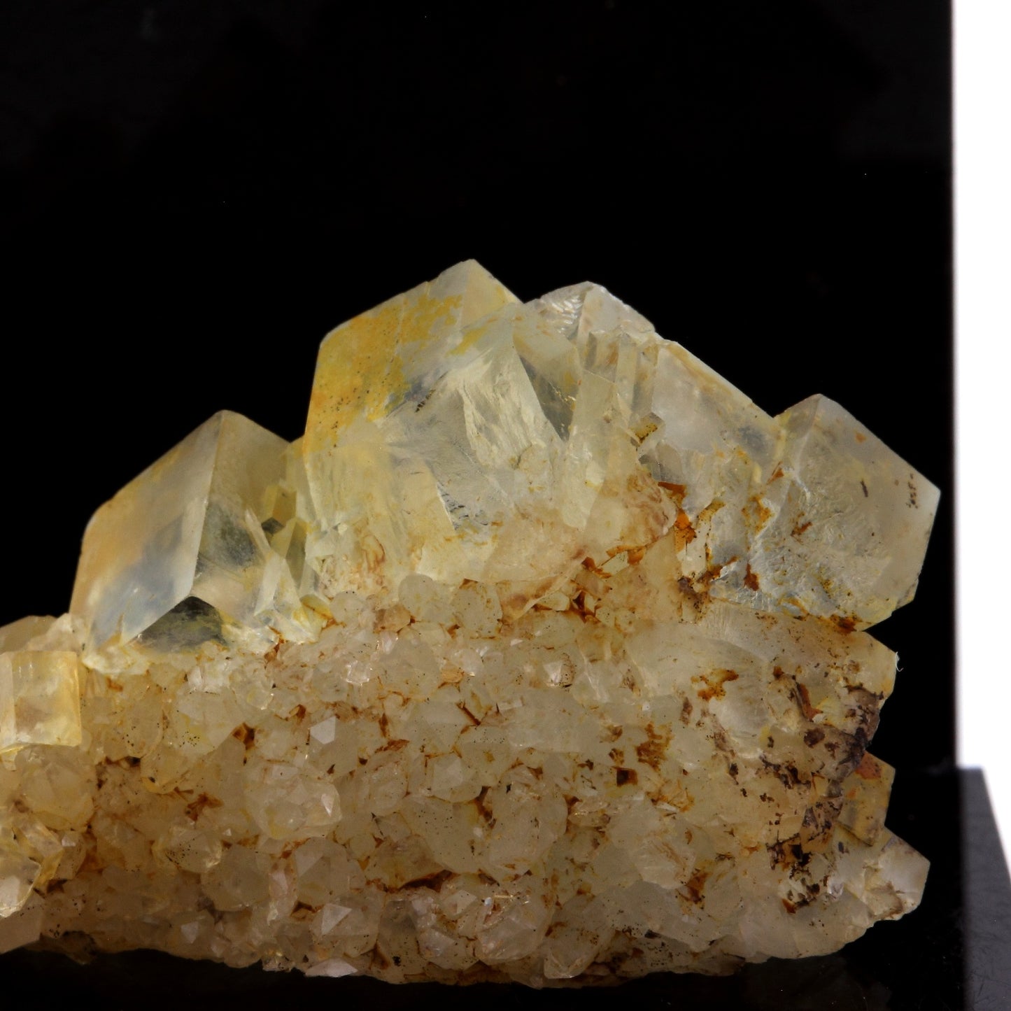 Fluorite + Quartz. 63.0 carats. Langeac, Haute-Loire, France