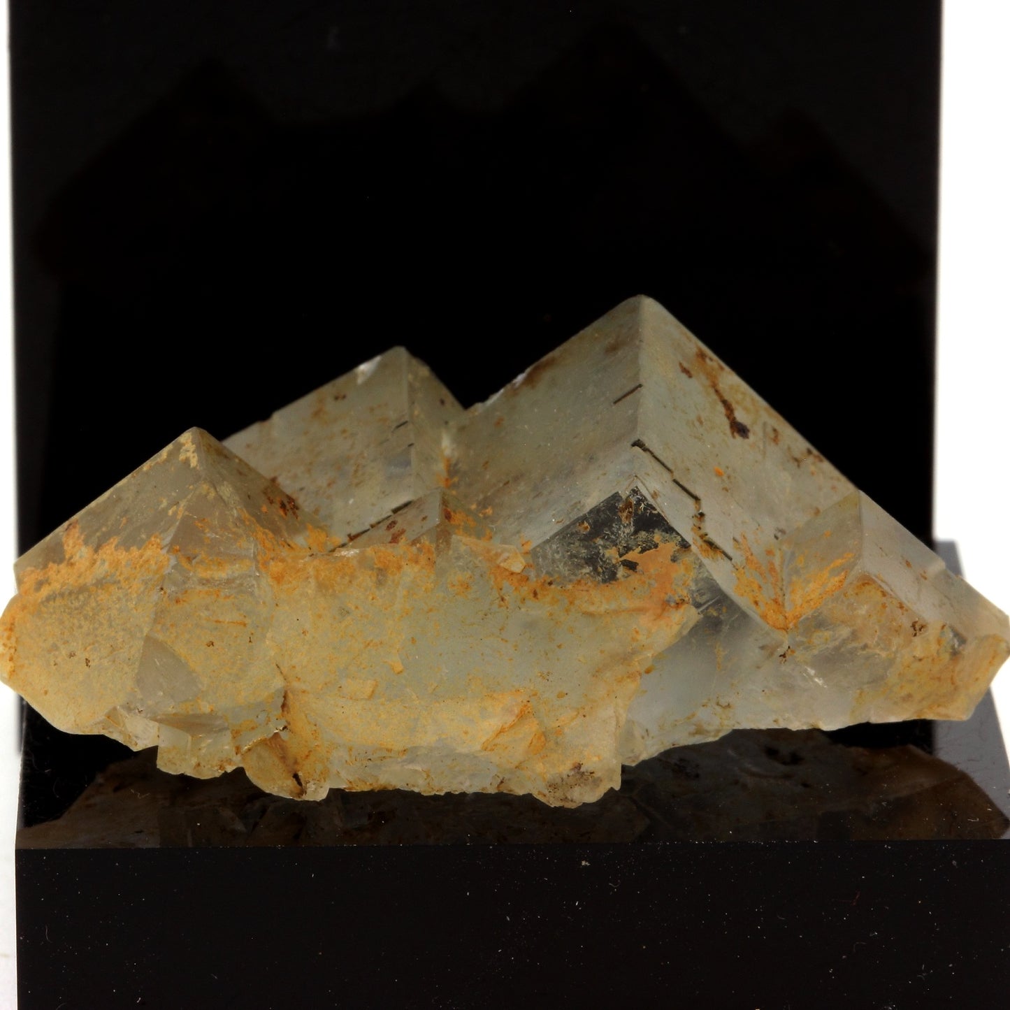 Fluorite. 85.9 carats. Langeac, Haute-Loire, France