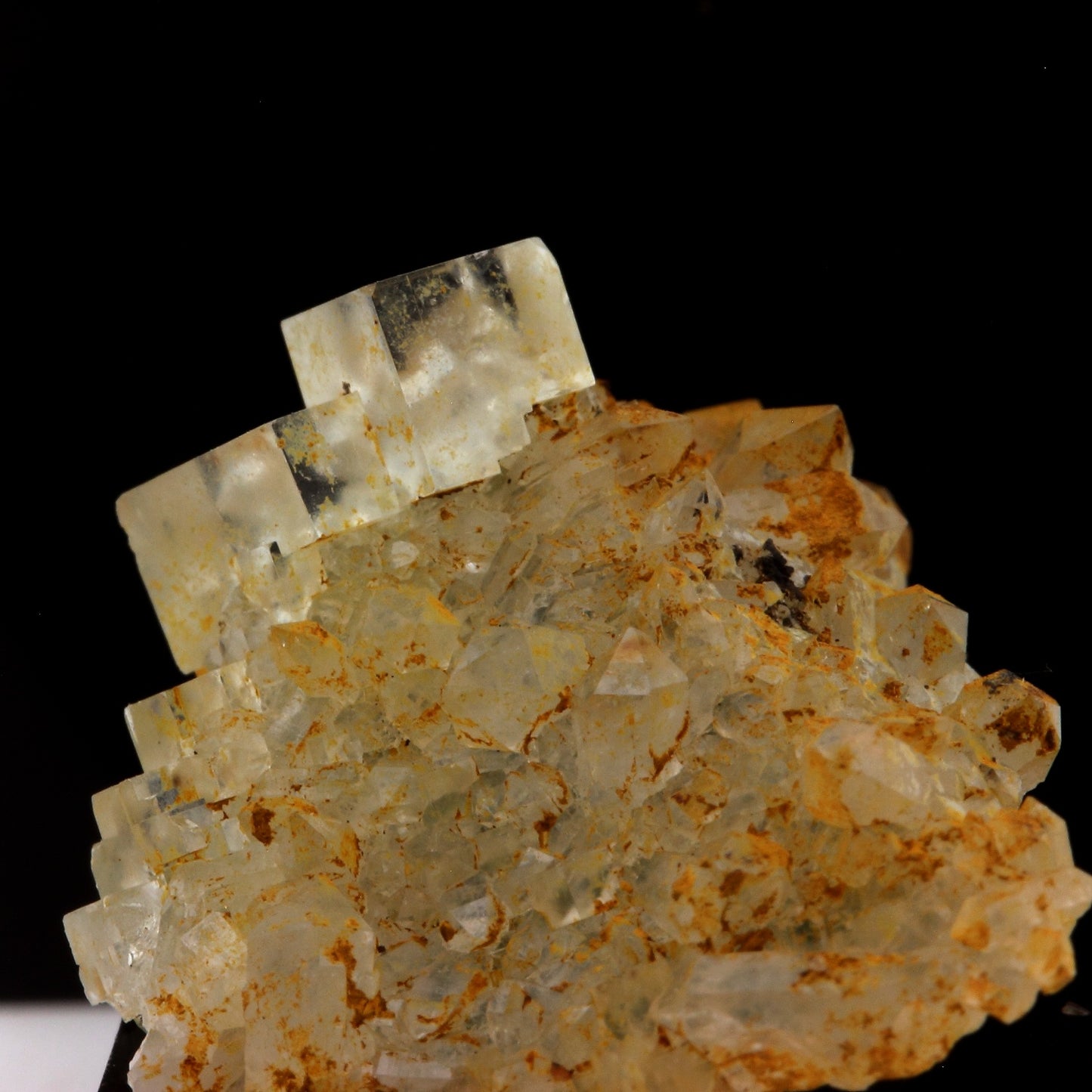 Fluorite + Quartz. 26.4 carats. Langeac, Haute-Loire, France