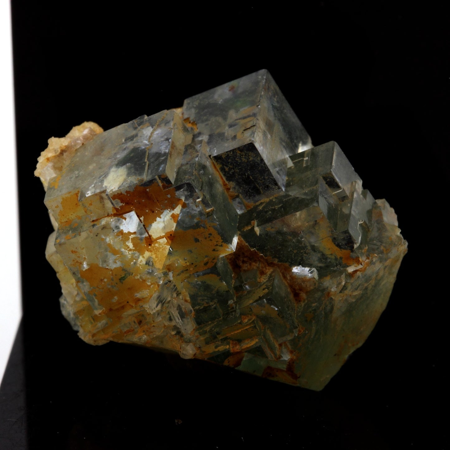 Fluorite + Quartz. 40.1 carats. Langeac, Haute-Loire, France