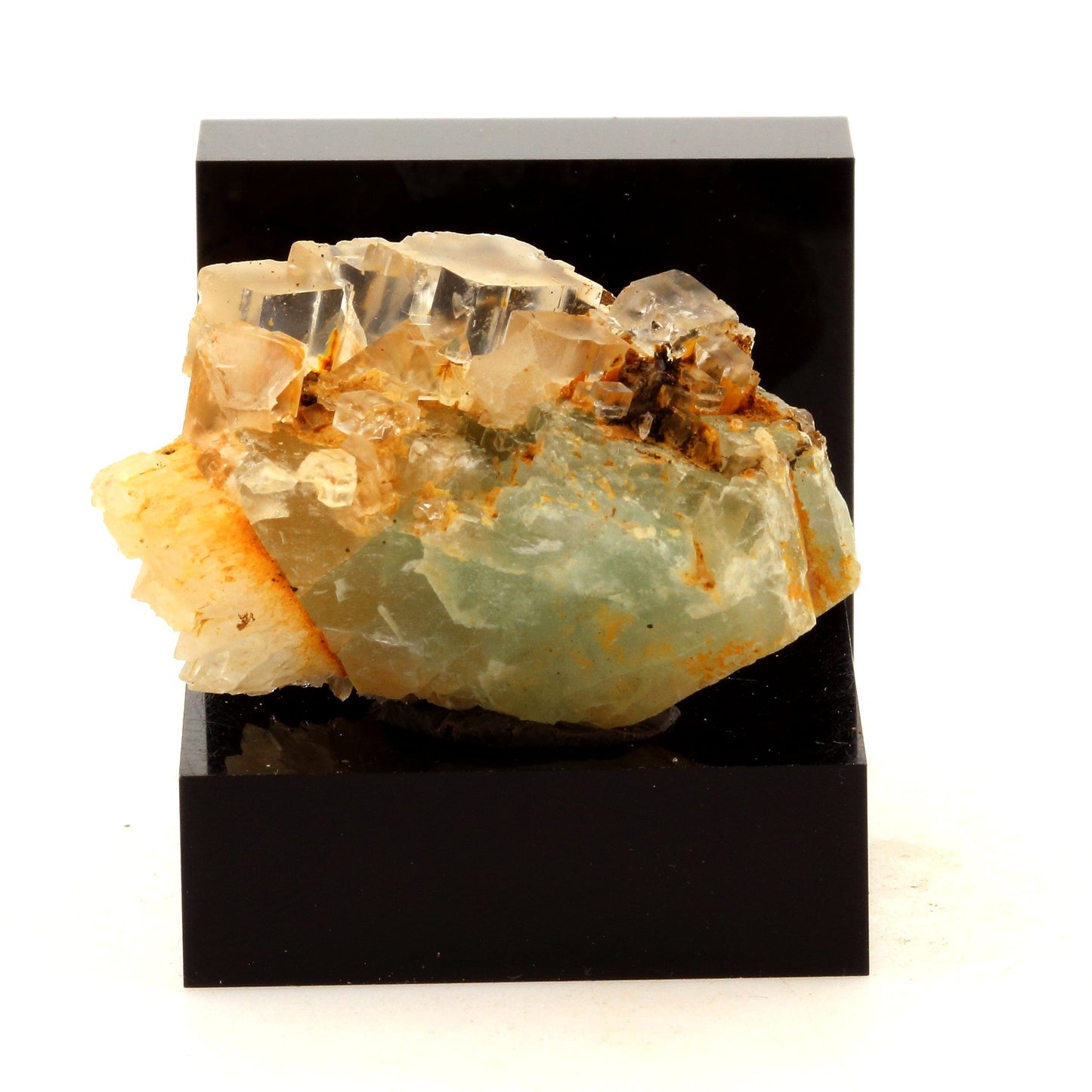 Fluorite + Quartz. 76.1 carats. Langeac, Haute-Loire, France