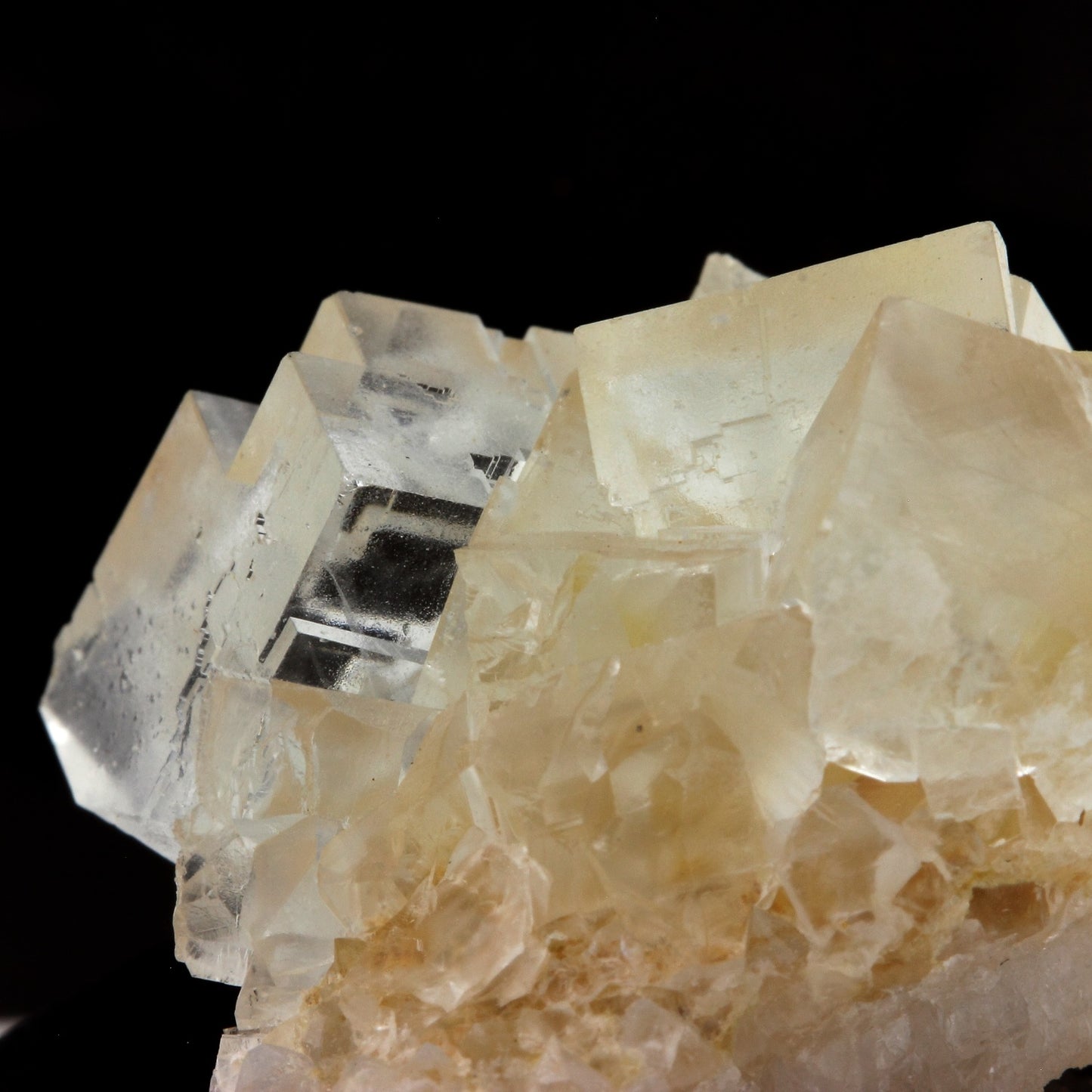 Fluorite + Quartz. 111.0 carats. Langeac, Haute-Loire, France