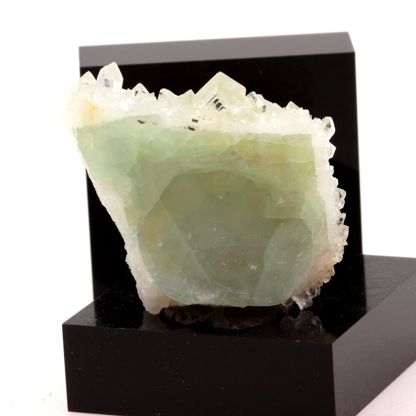Fluorite + Quartz. 51.3 carats. Langeac, Haute-Loire, France