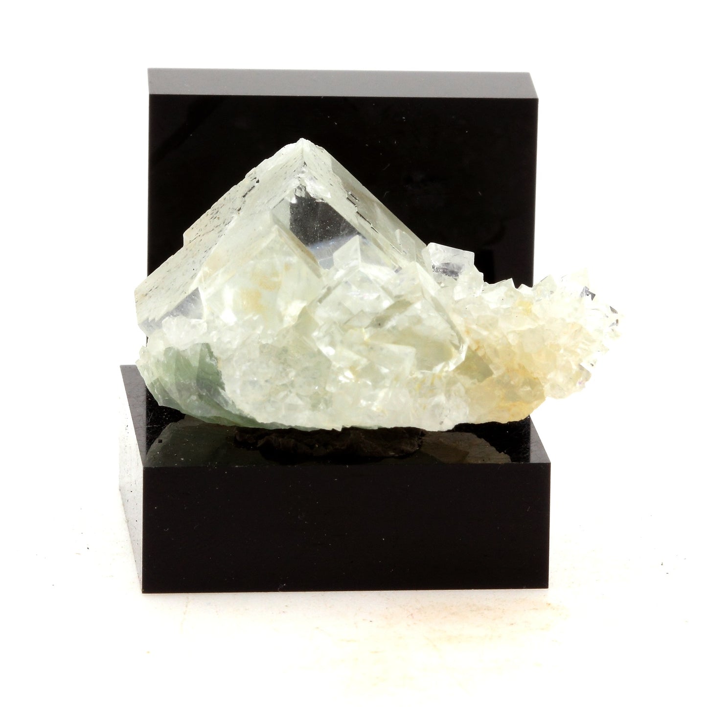 Fluorite + Quartz. 105.2 carats. Langeac, Haute-Loire, France