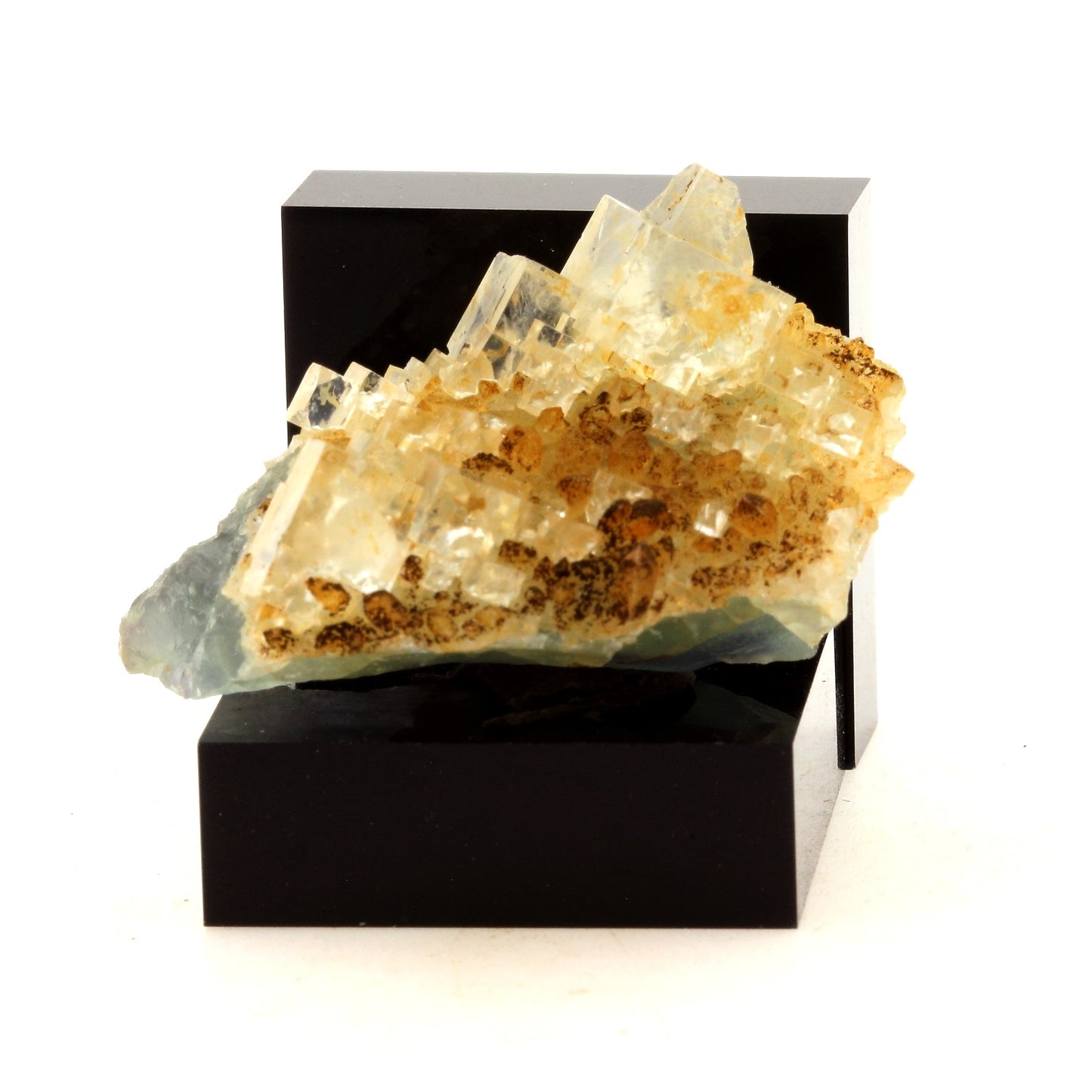 Fluorite + Quartz. 124.8 carats. Langeac, Haute-Loire, France
