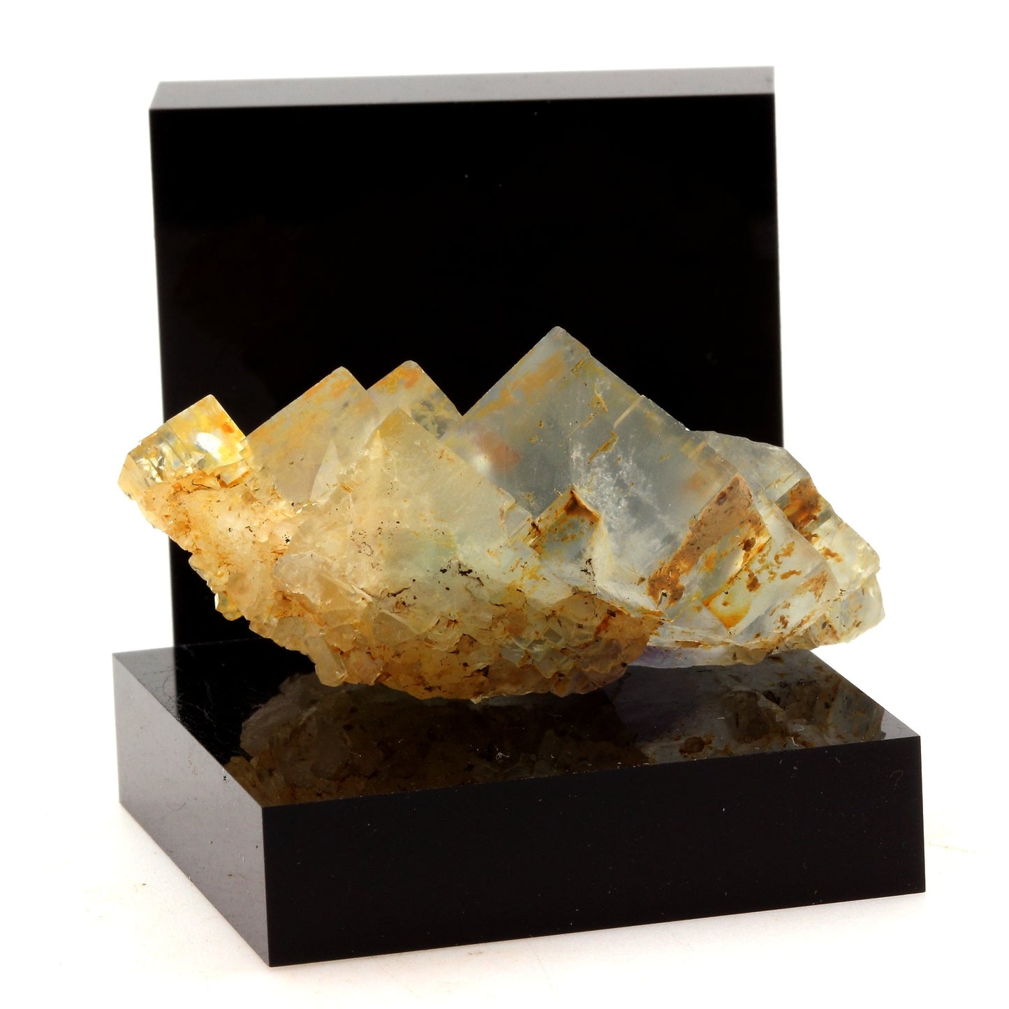 Fluorite + Quartz. 143.5 carats. Langeac, Haute-Loire, France