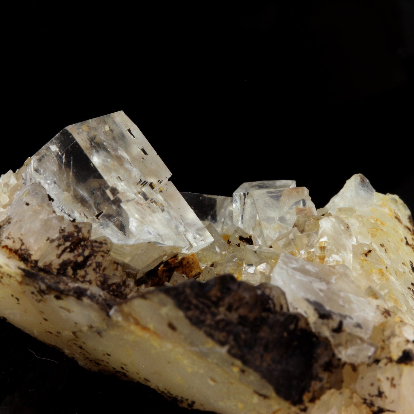 Fluorite + Quartz. 91.3 carats. Langeac, Haute-Loire, France
