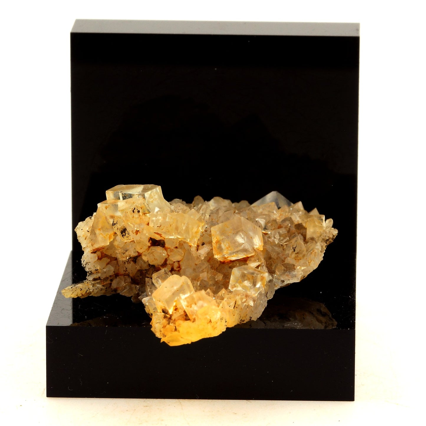 Fluorite + Quartz. 72.3 carats. Langeac, Haute-Loire, France