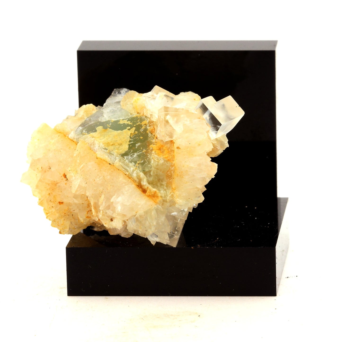 Fluorite + Quartz. 215.2 carats. Langeac, Haute-Loire, France
