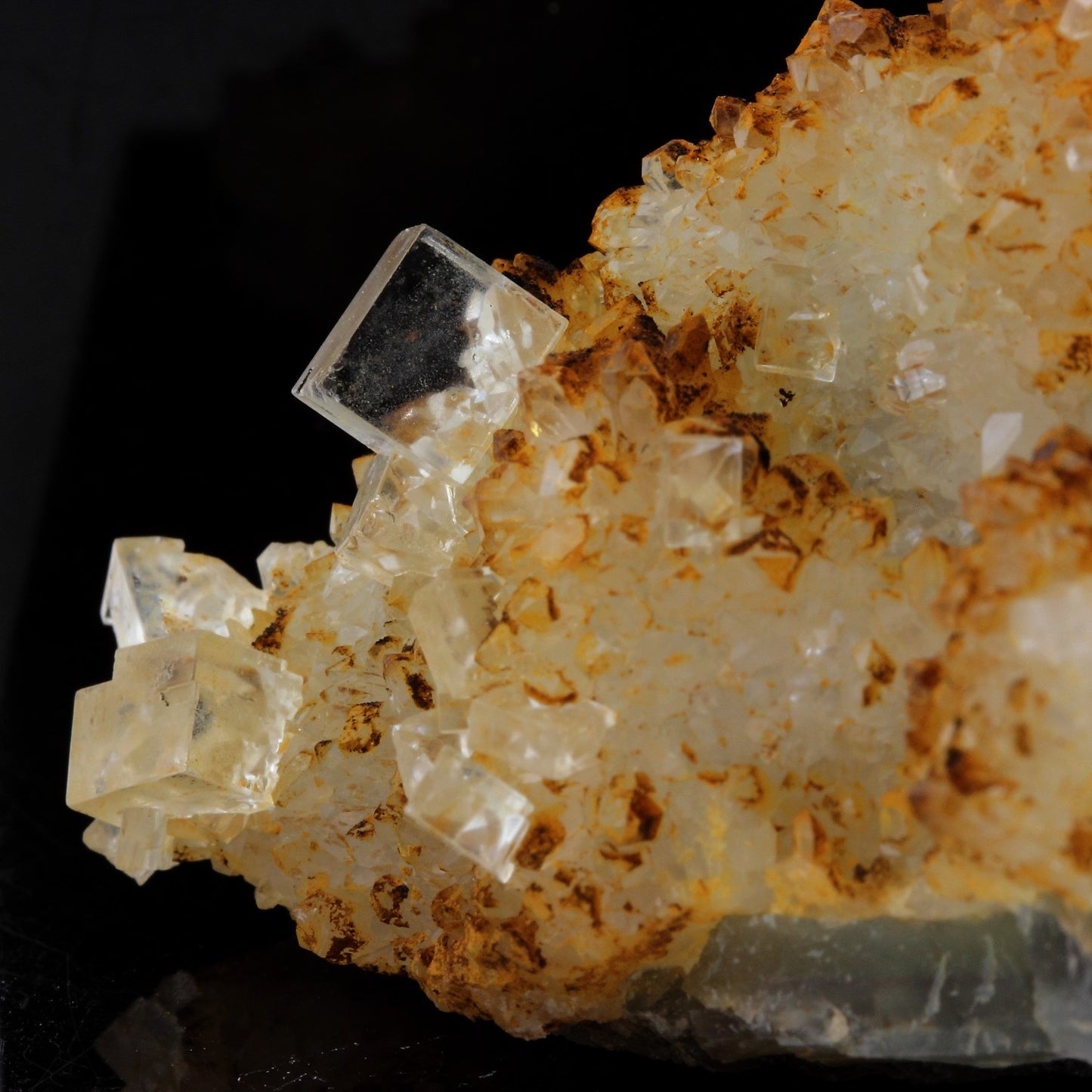 Fluorite + Quartz. 365.2 carats. Langeac, Haute-Loire, France