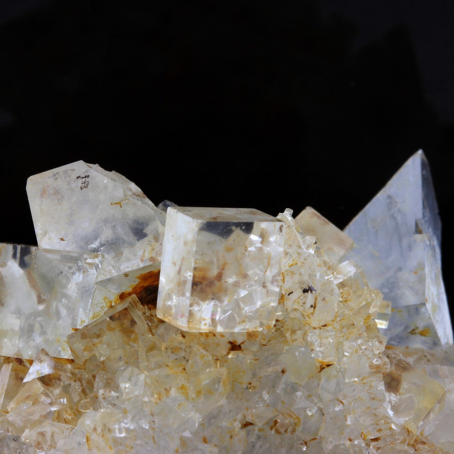 Fluorite + Quartz. 116.7 carats. Langeac, Haute-Loire, France