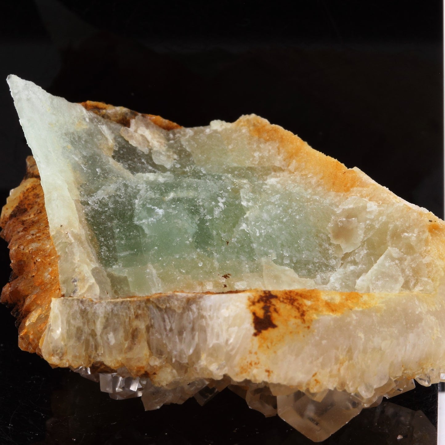 Fluorite + Quartz. 321.8 carats. Langeac, Haute-Loire, France