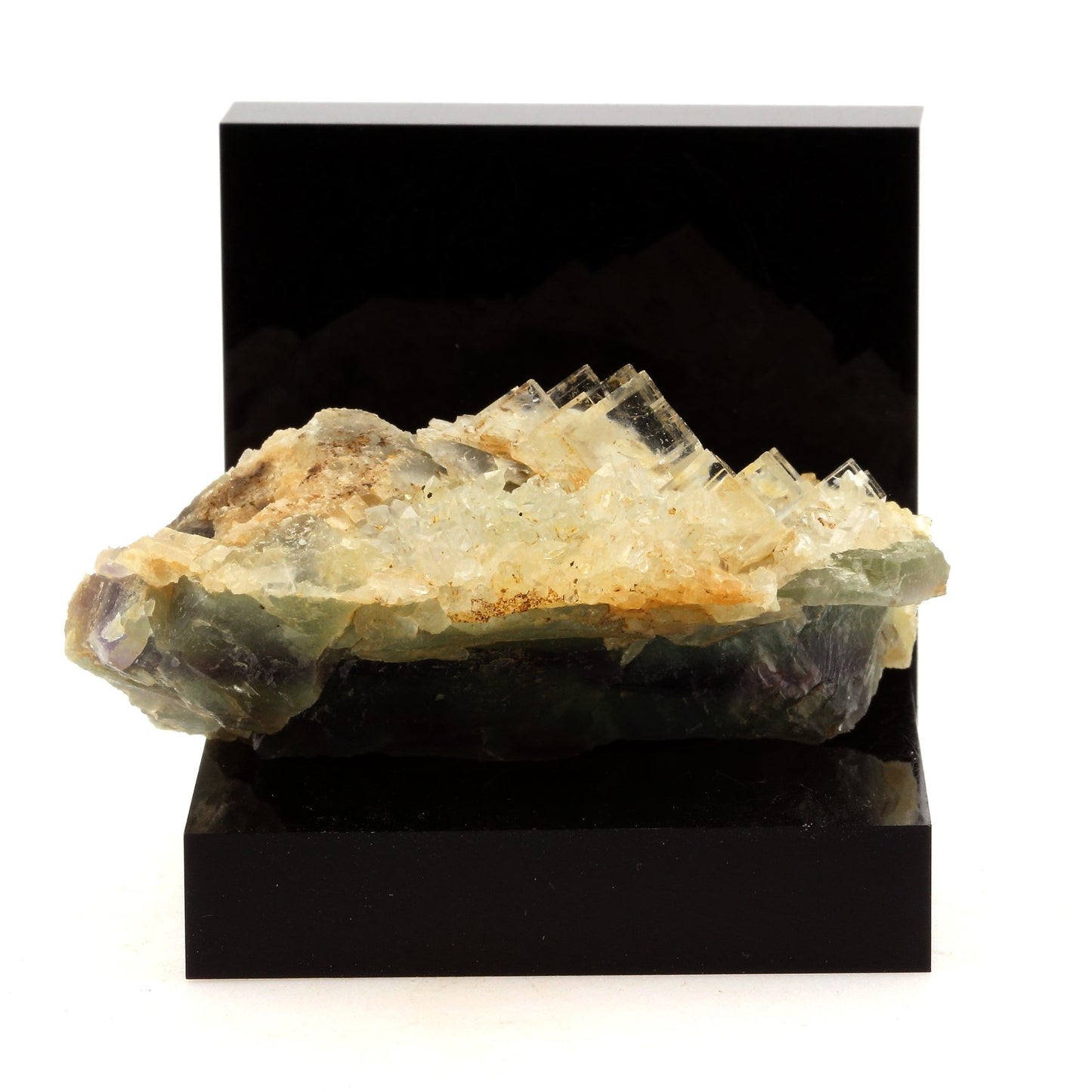 Fluorite + Quartz. 378.2 carats. Langeac, Haute-Loire, France