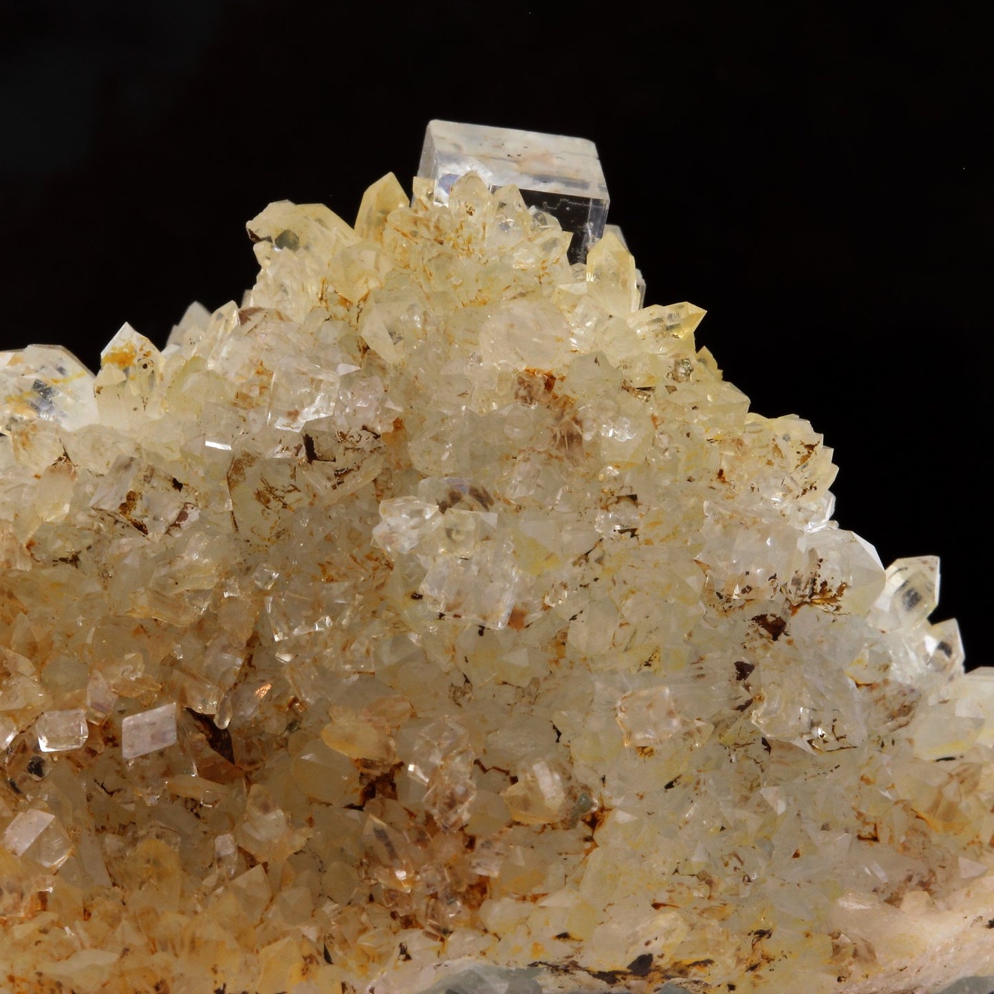 Fluorite + Quartz. 641.5 carats. Langeac, Haute-Loire, France