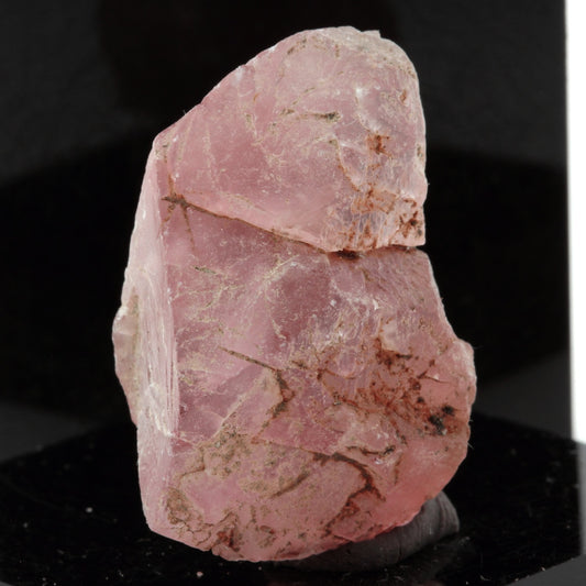 Fluorite rose. 92.2 carats. Massif du Mont-Blanc, France