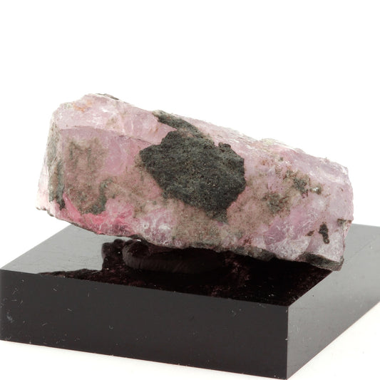 Fluorite rose. 153.4 carats. Massif du Mont-Blanc, France