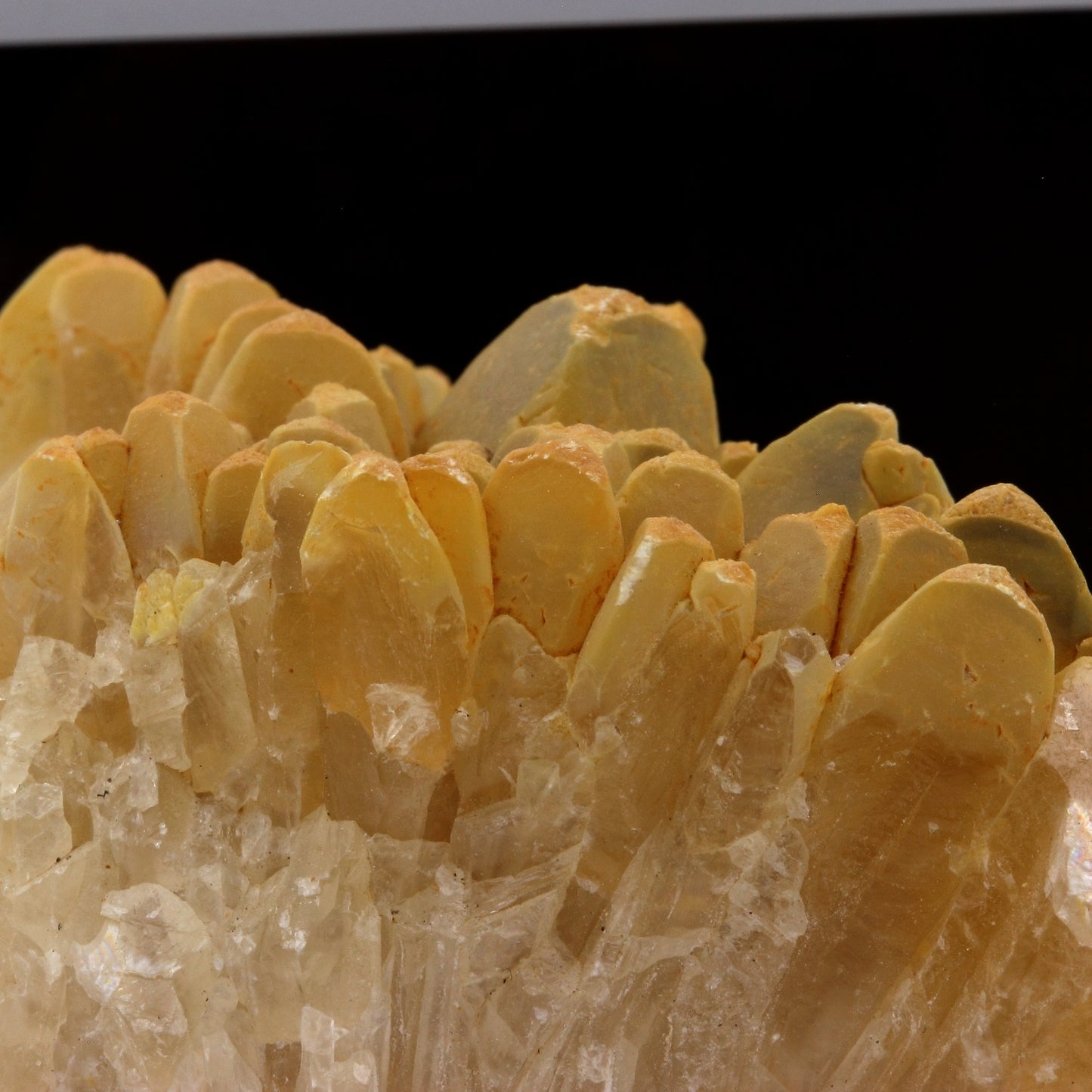 Calcite. 391.0 carats. Condat-sur-Vézère, Dordogne, France