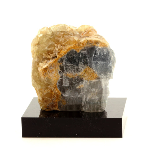 Baryte. 581.9 carats. Saint-Georges-les-Bains, Ardèche, France