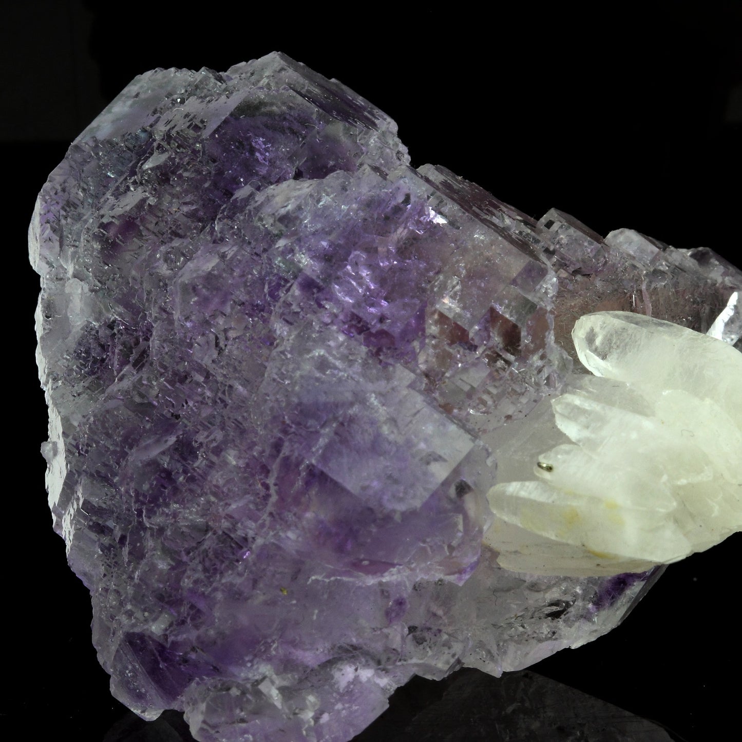 Fluorite + Quartz. 721.2 carats. Shangbao Mine, Hunan, Chine