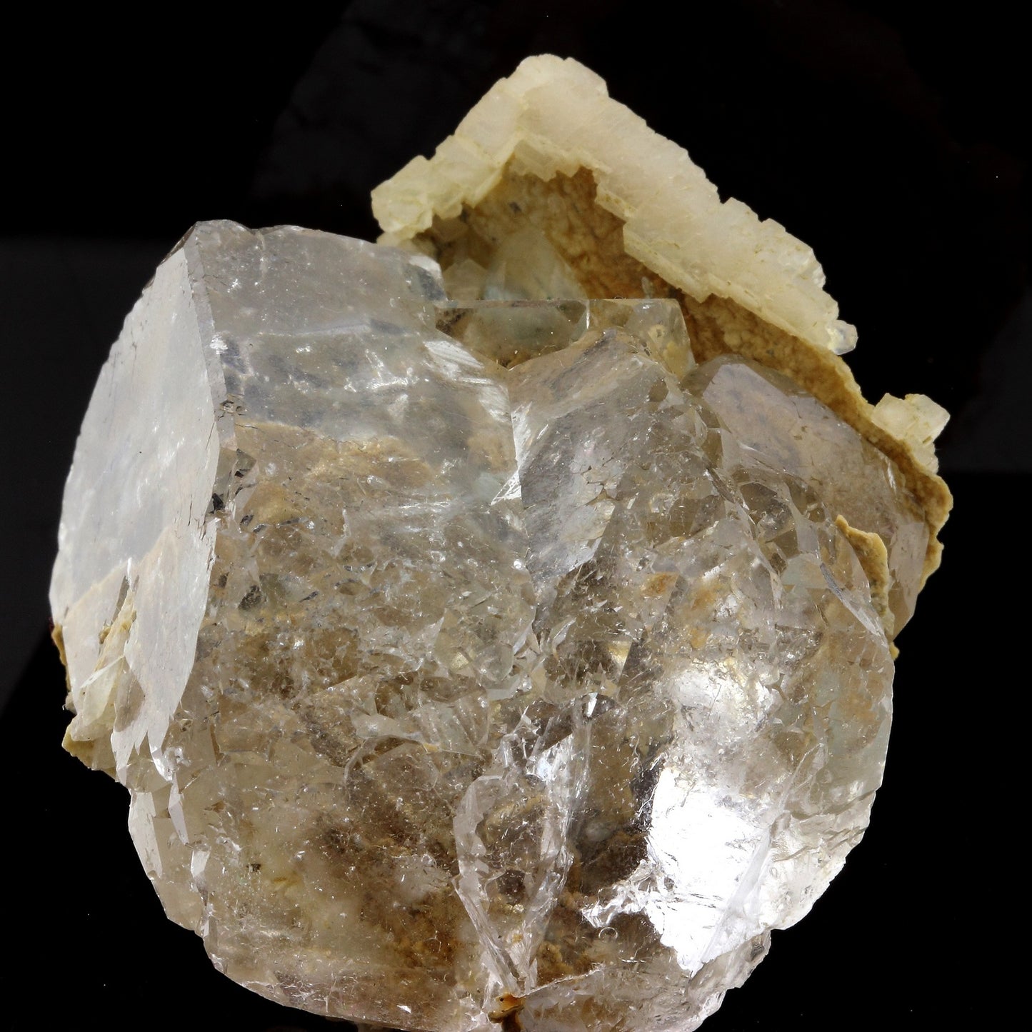 Fluorite + Calcite. 849.3 carats. Nikolaevskiy Mine, Dal'negorsk, Russie