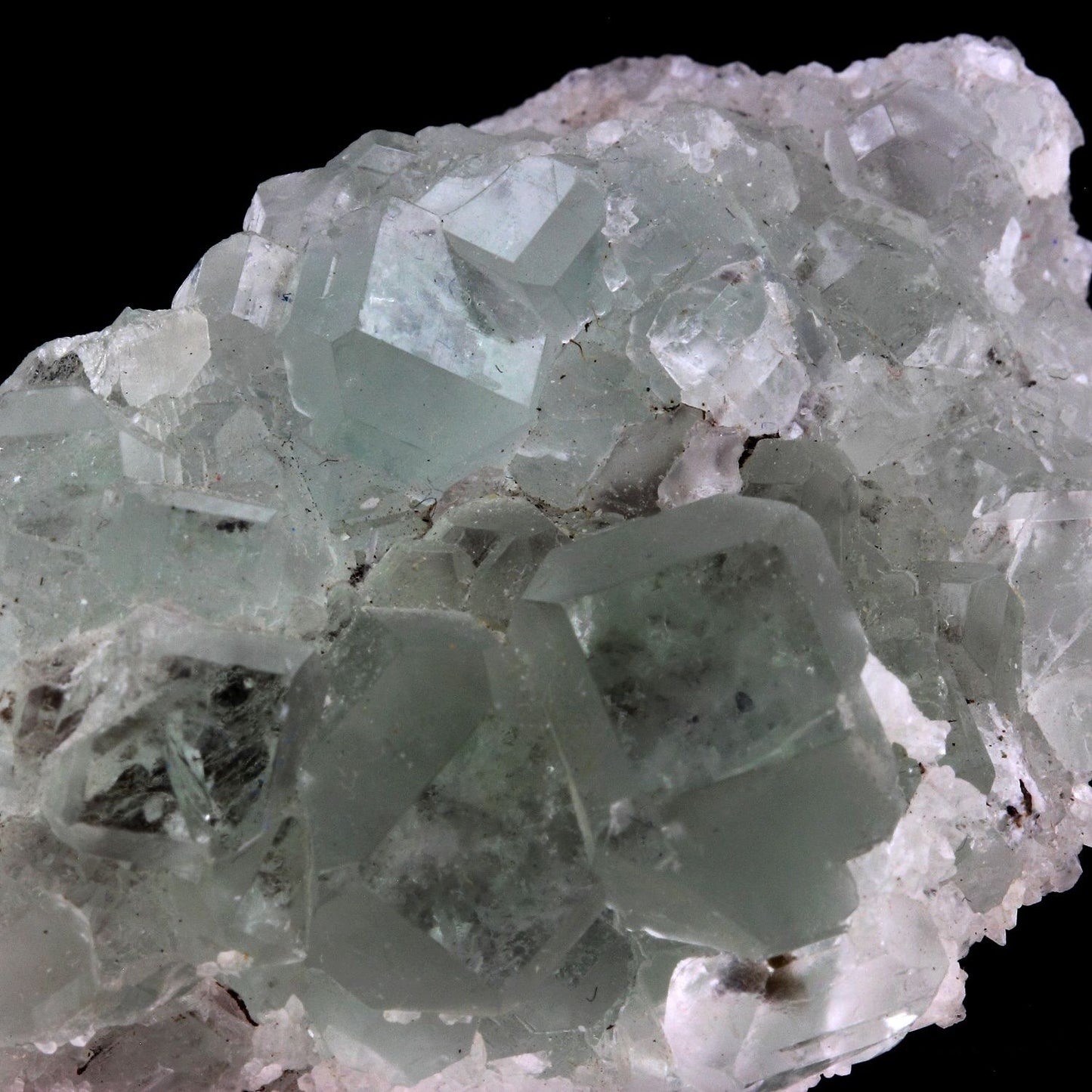 Fluorite + Calcite. 350.5 carats. Hunan Province, Chine