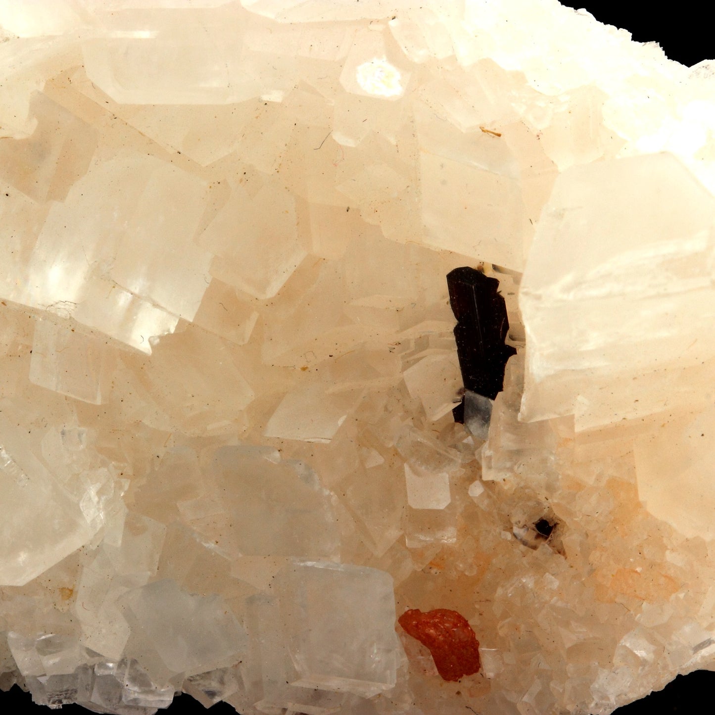 Magnesite, Rutile, Svanbergite. 811.3 carats. Brumado, Bahia, Brésil