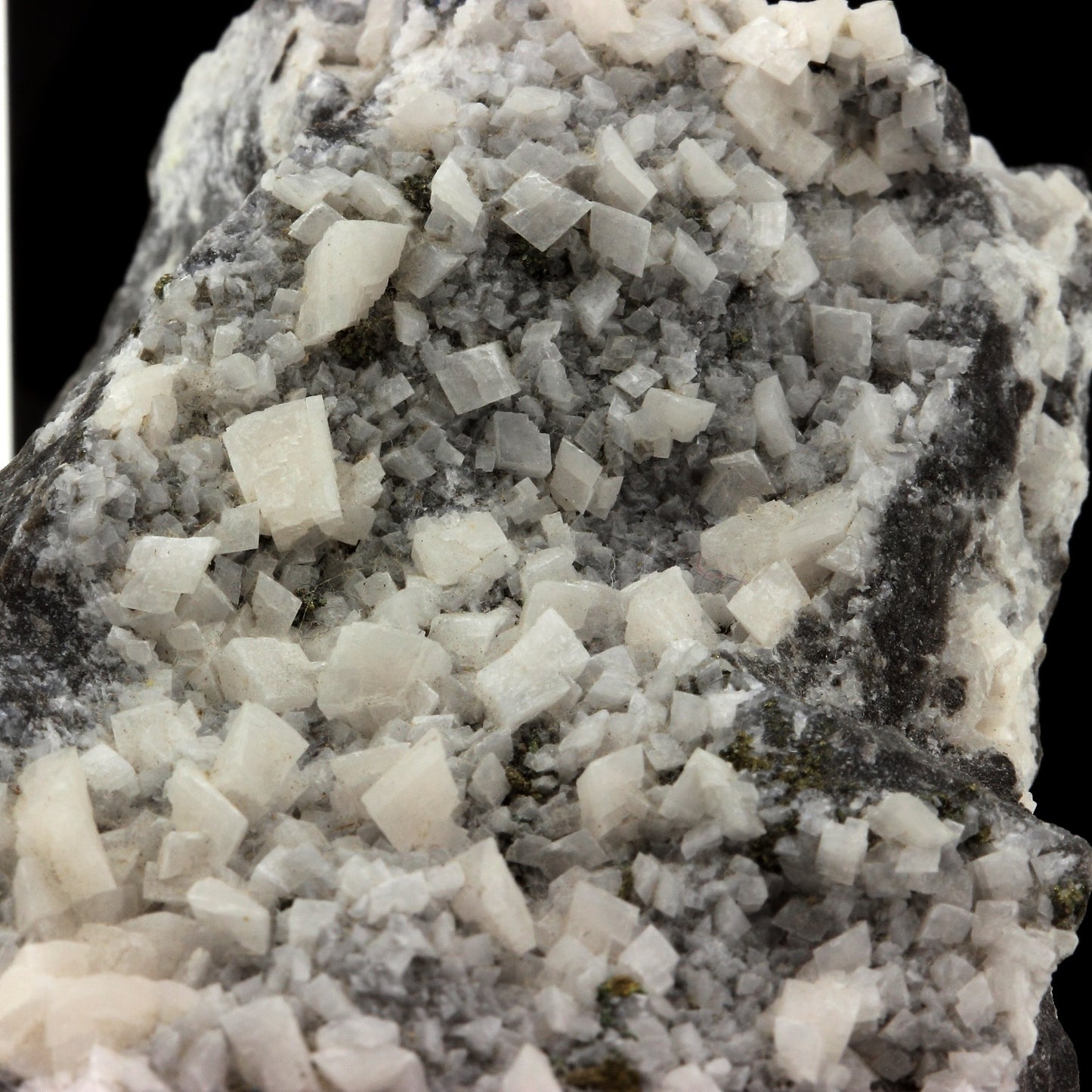 Dolomite. 645.3 carats. Anduze, Gard, France