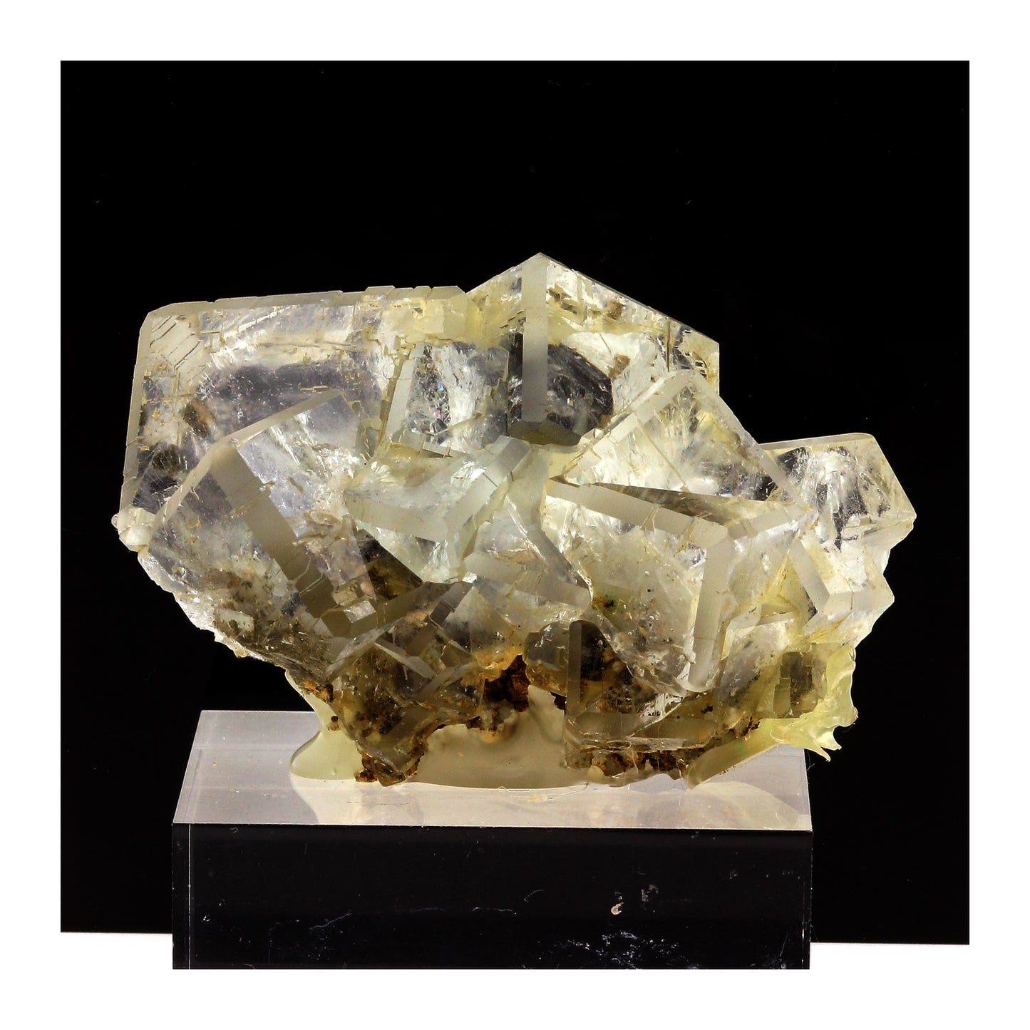 Fluorite + Quartz. 901.3 carats. Nikolaevskiy Mine, Dal'negorsk, Russie