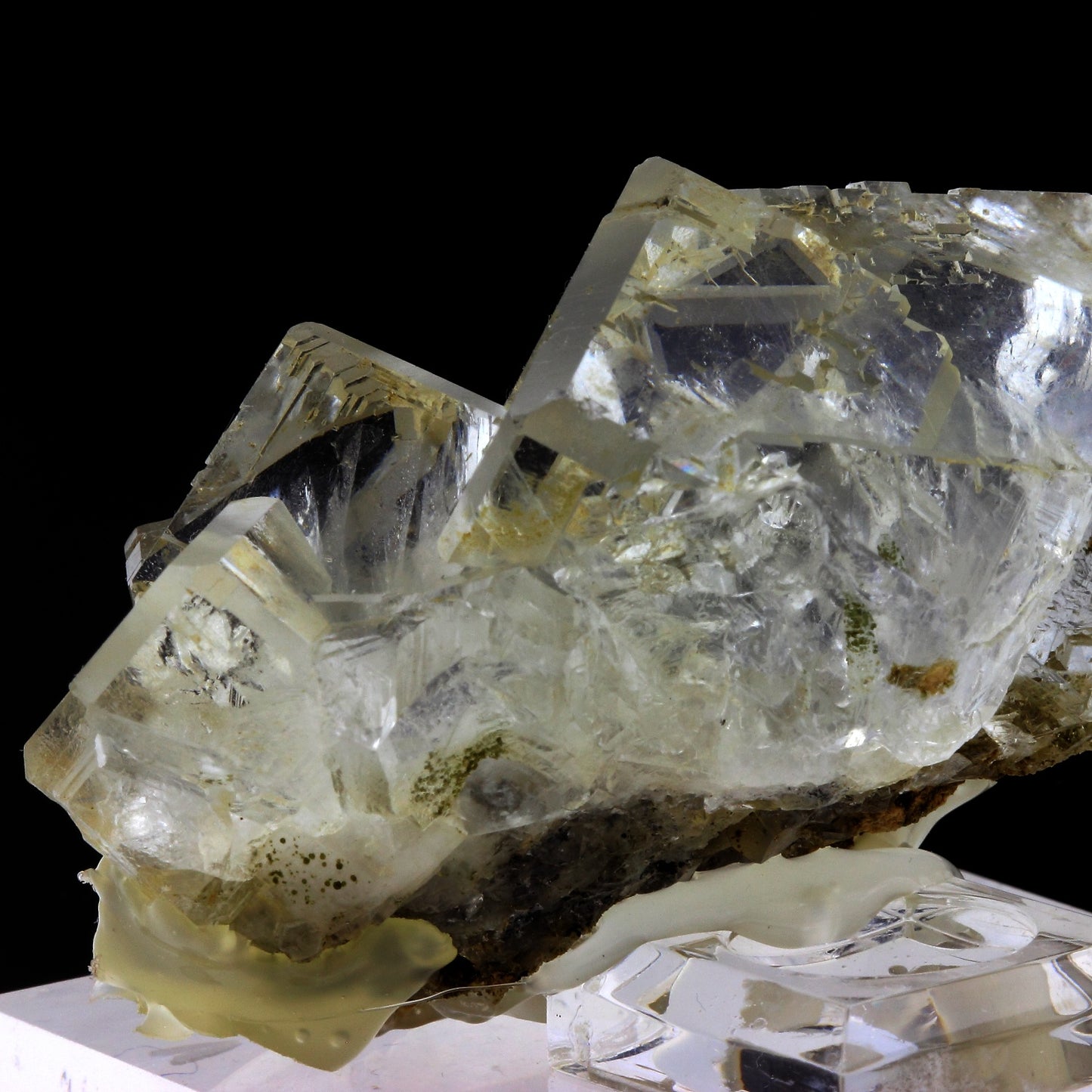Fluorite + Quartz. 901.3 carats. Nikolaevskiy Mine, Dal'negorsk, Russie