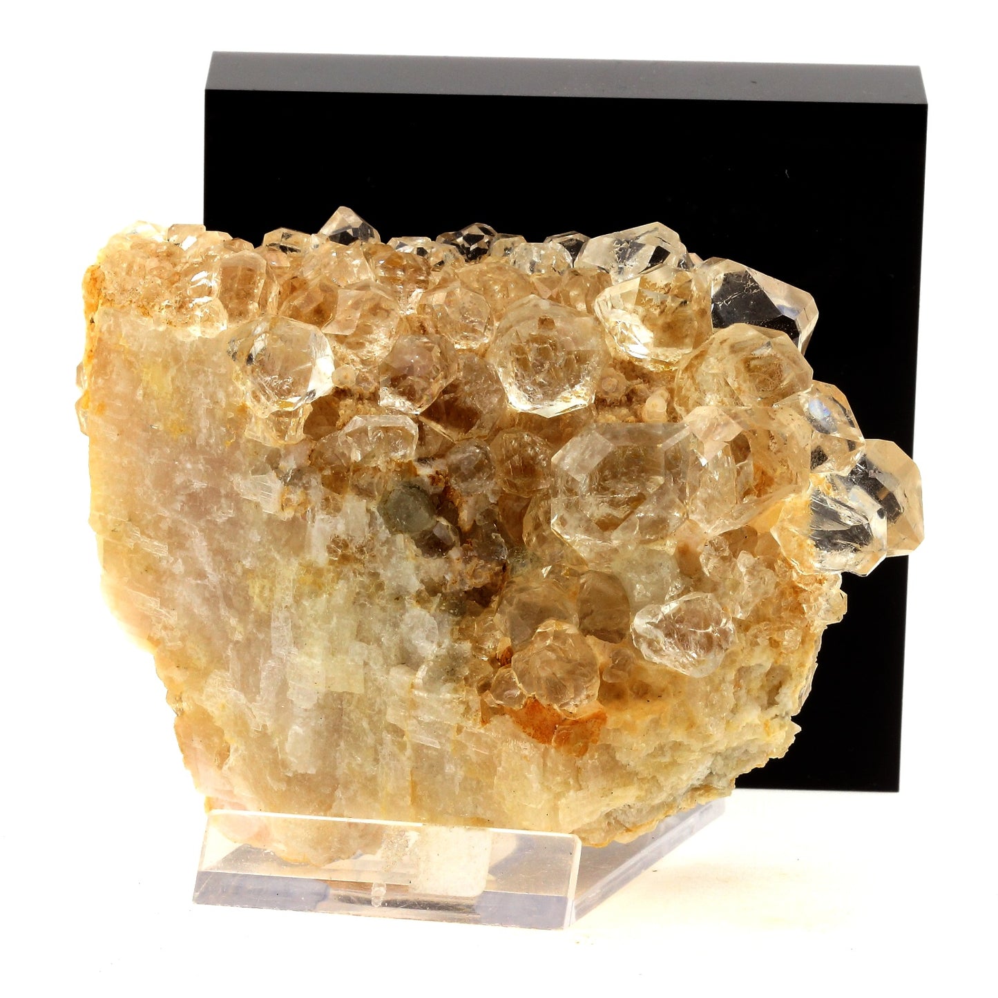 Fluorite + Quartz. 1490.0 carats. Huanggangliang Mine, Mongolie, Chine