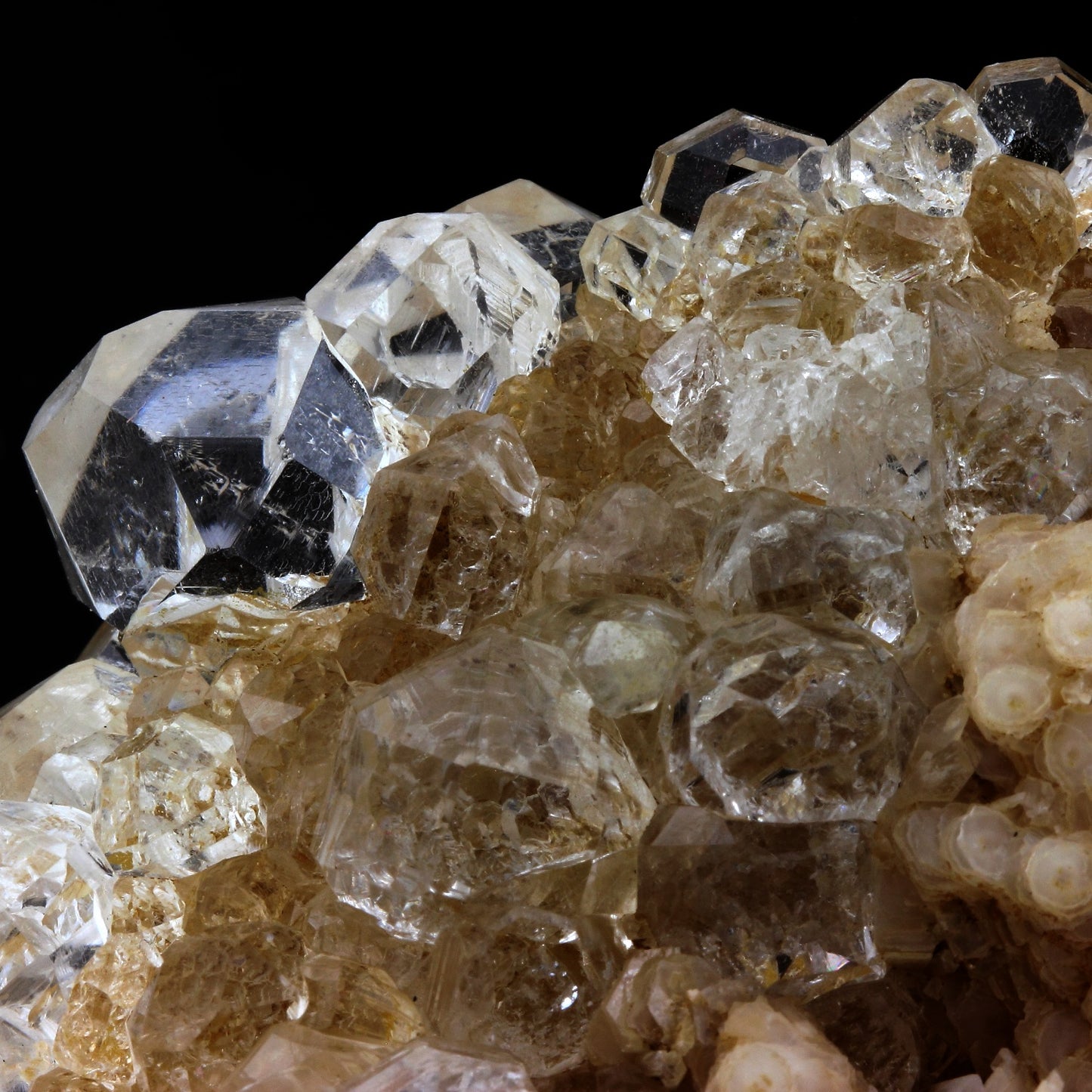 Fluorite + Quartz. 1490.0 carats. Huanggangliang Mine, Mongolie, Chine