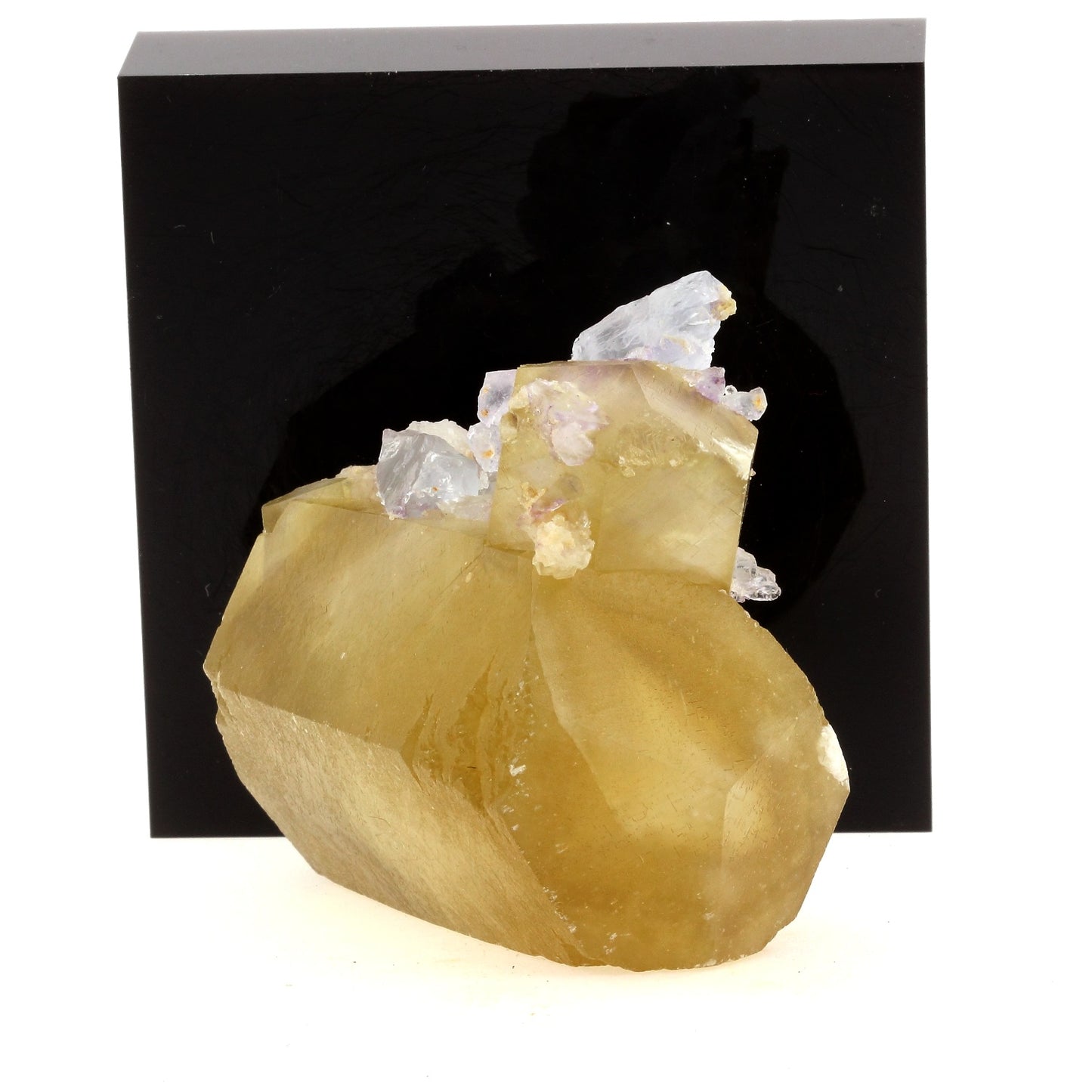 Calcite. 1210.0 carats. Minas Gerais, Brésil