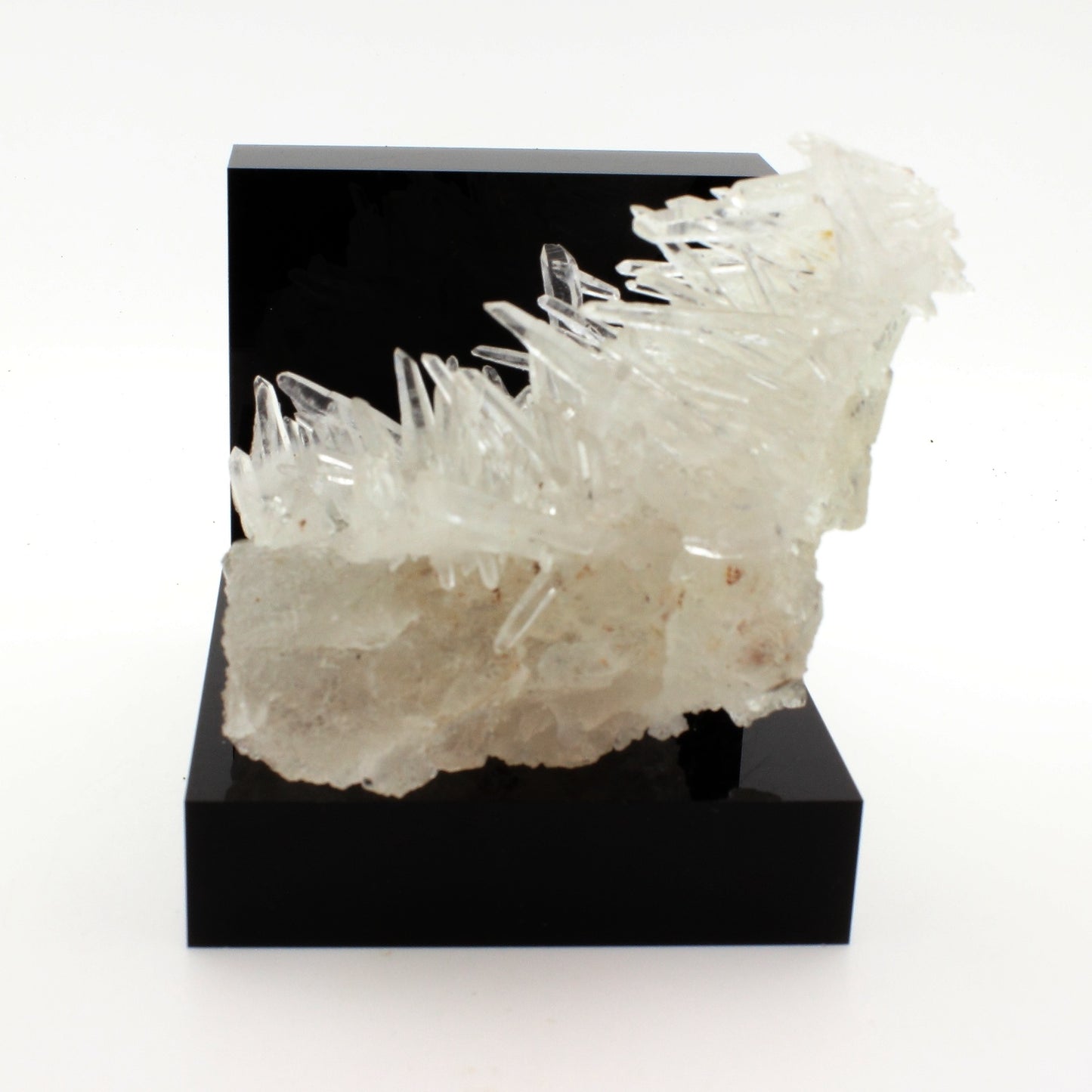 Fluorite + Quartz. 1520.1 carats. Mundo Nuevo Mine, Huamachuco, Pérou