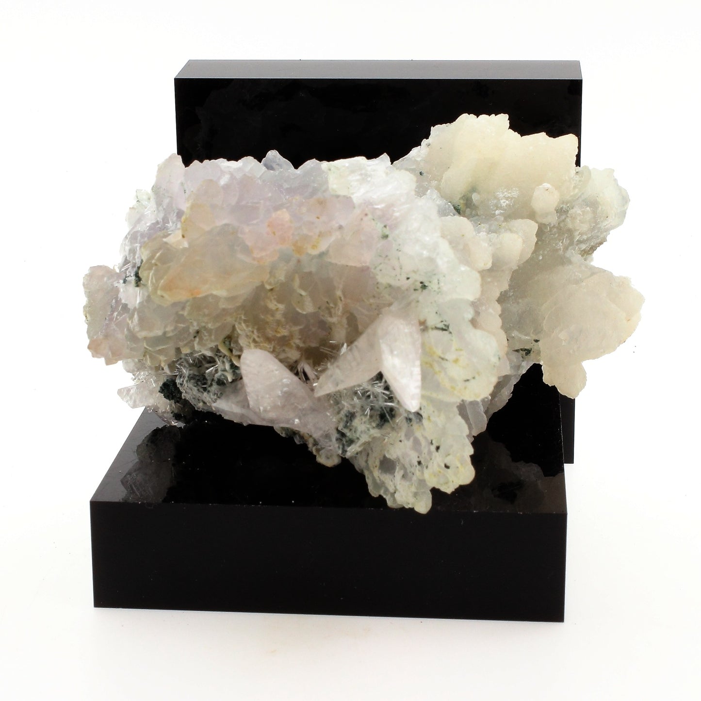 Calcite Macle + Fleur d'Améthyste. 1649.0 carats. Minas Gerais, Brésil