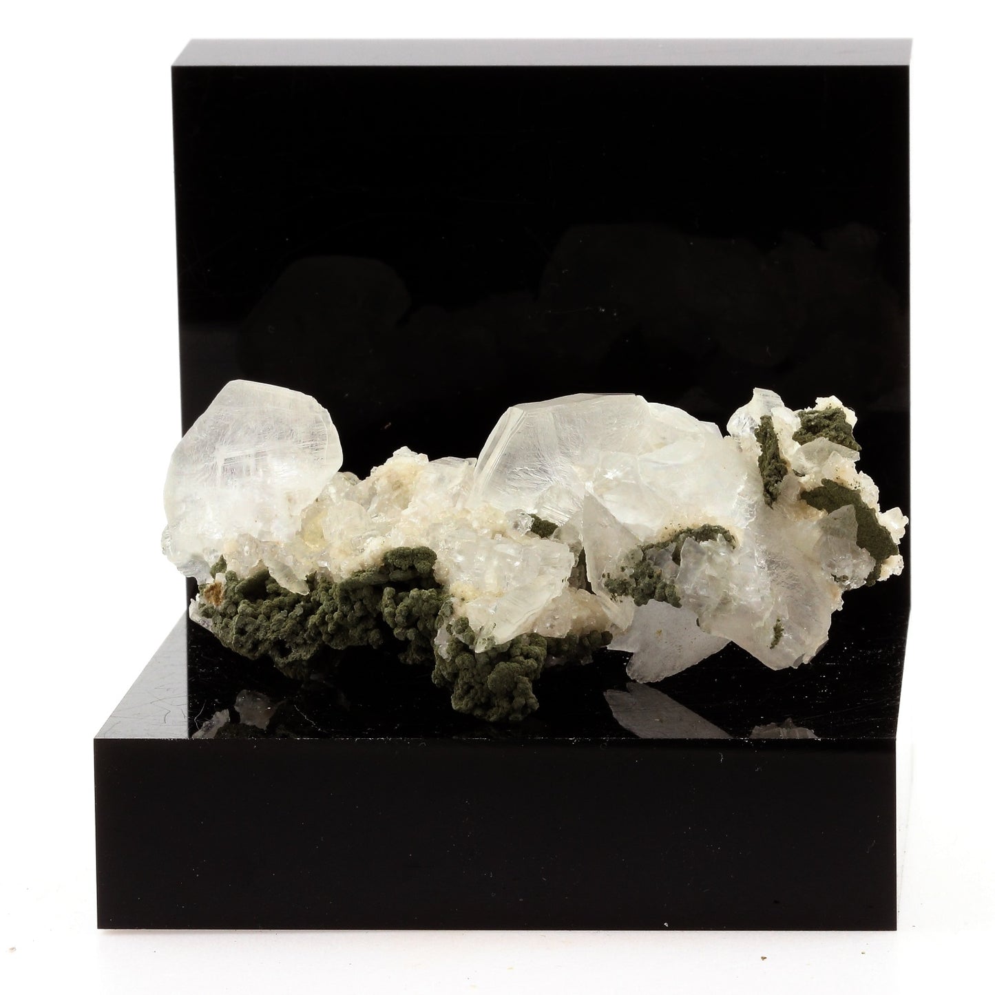 Calcite. 265.8 carats. Nikolaevskiy Mine, Dal'negorsk, Russie