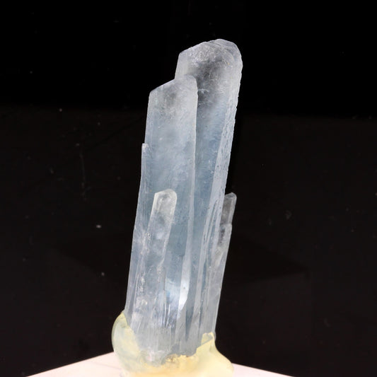 Baryte. 206.7 carats. Colorado, USA