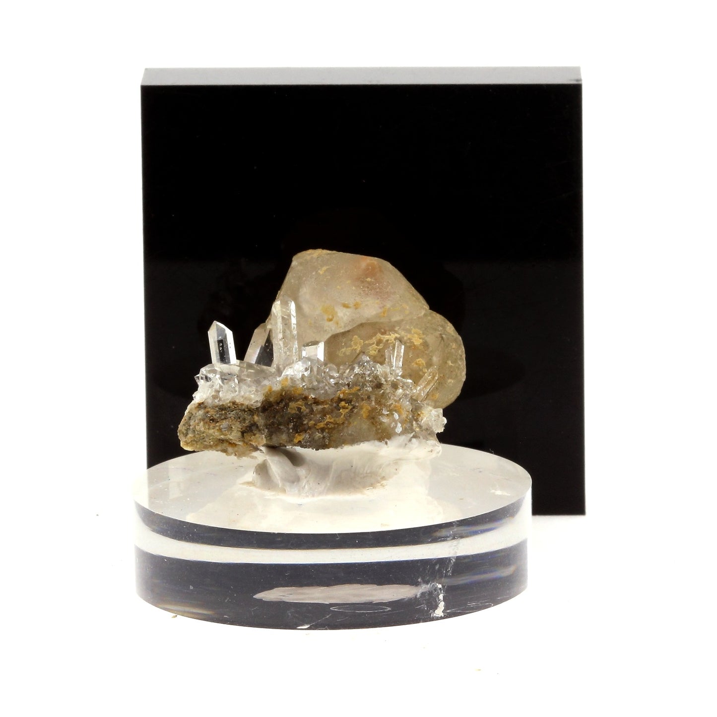 Quartz, Calcite. 94.2 carats. Saint-André d'Embrun, France