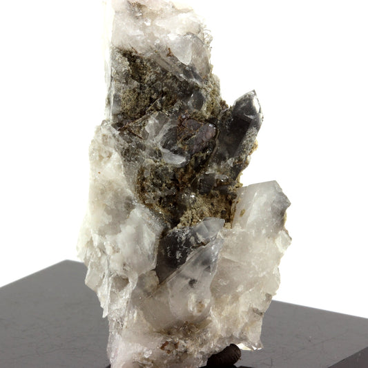 Brookite sur Quartz gris. 108.8 carats. Tête Noire, Massif du Mont-Blanc, Suisse