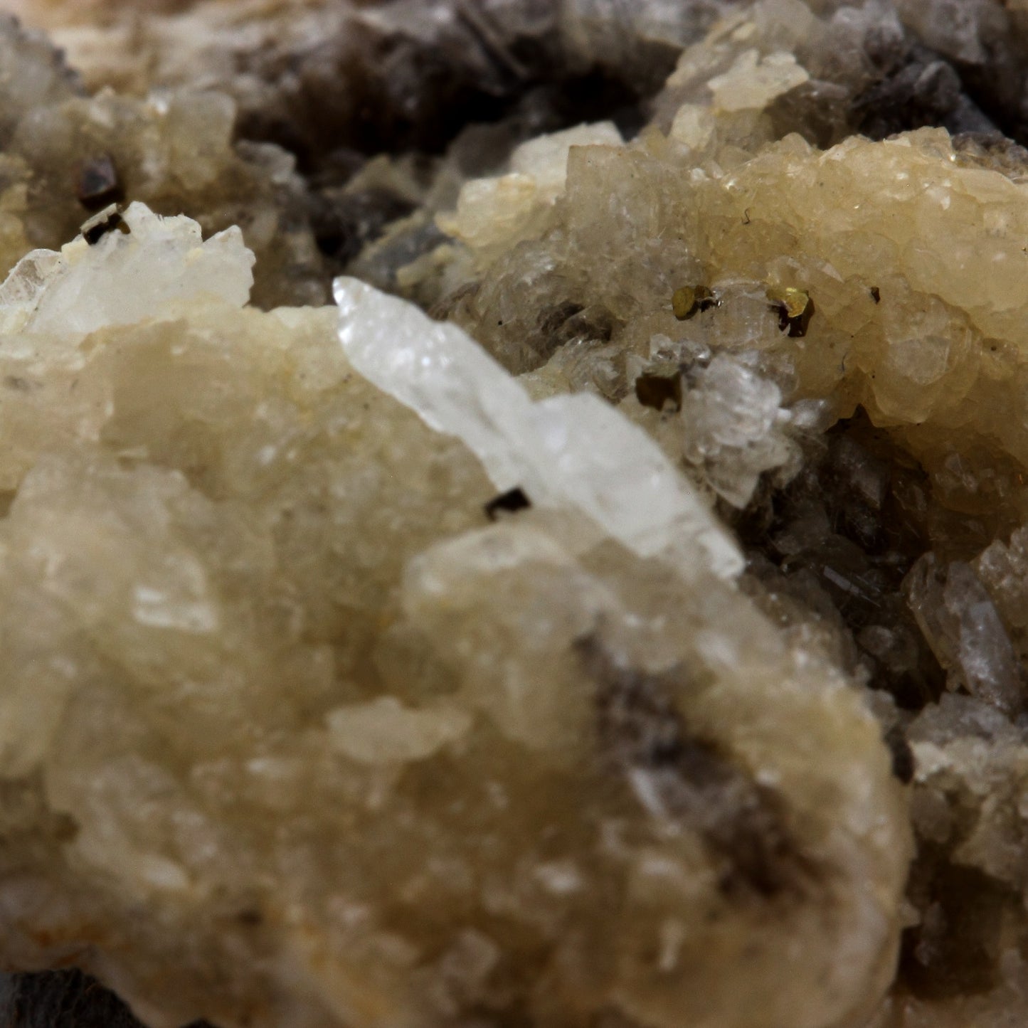 Quartz, Pyrite, Calcite. 128.5 carats. Miage Glacier, Massif du Mont-Blanc, Italie