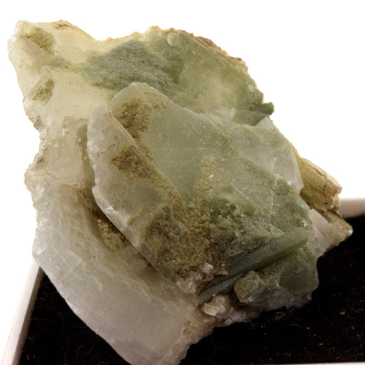 Calcite, Quartz, Chlorite. 57.2 carats. Saint-André d'Embrun, France