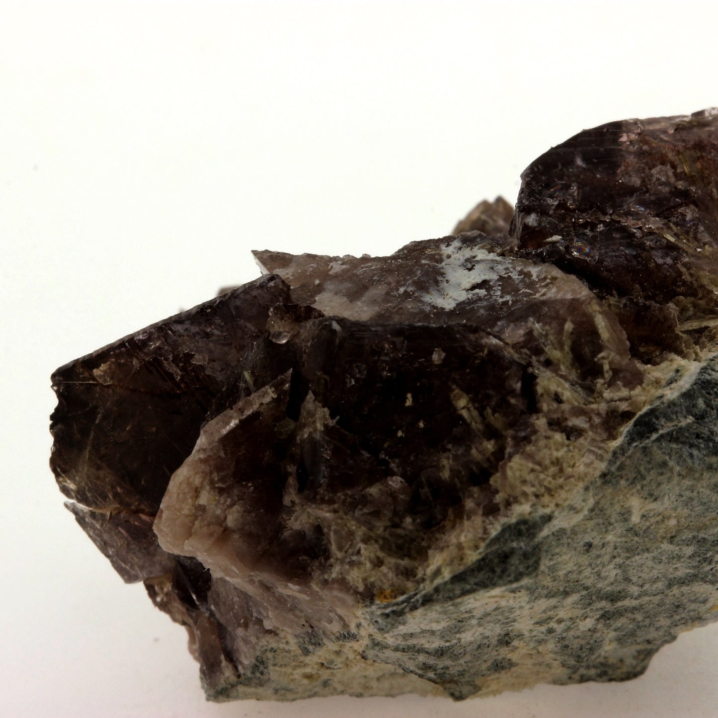 Axinite. 238.1 carats. Bourg d'Oisans, Isère, France