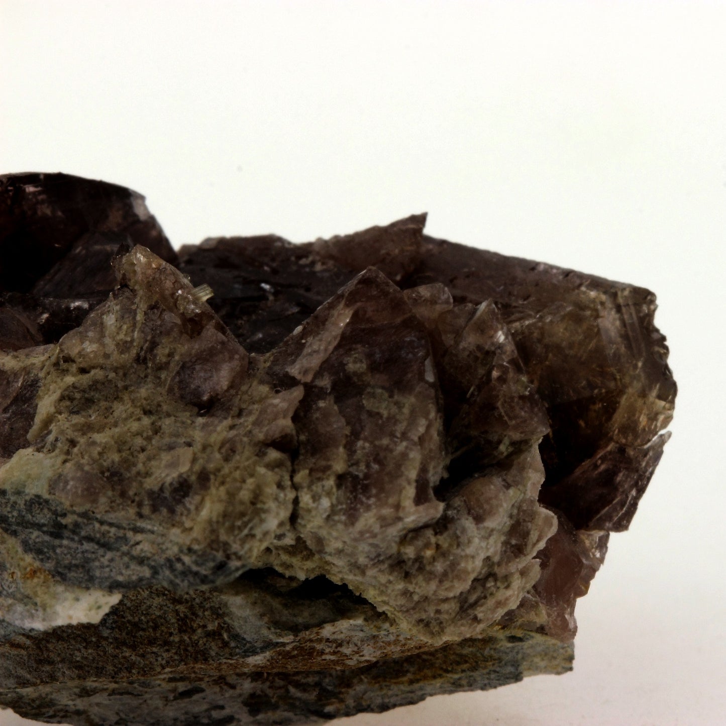 Axinite. 238.1 carats. Bourg d'Oisans, Isère, France