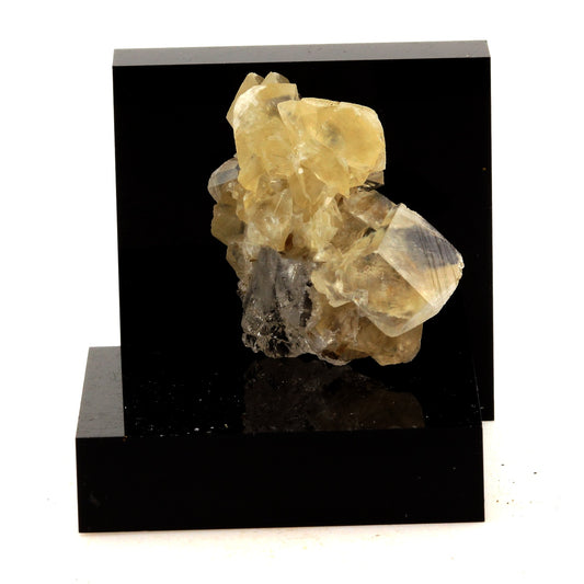 Calcite + Quartz. 46.7 carats. Lamalou-les-Bains, Hérault, France
