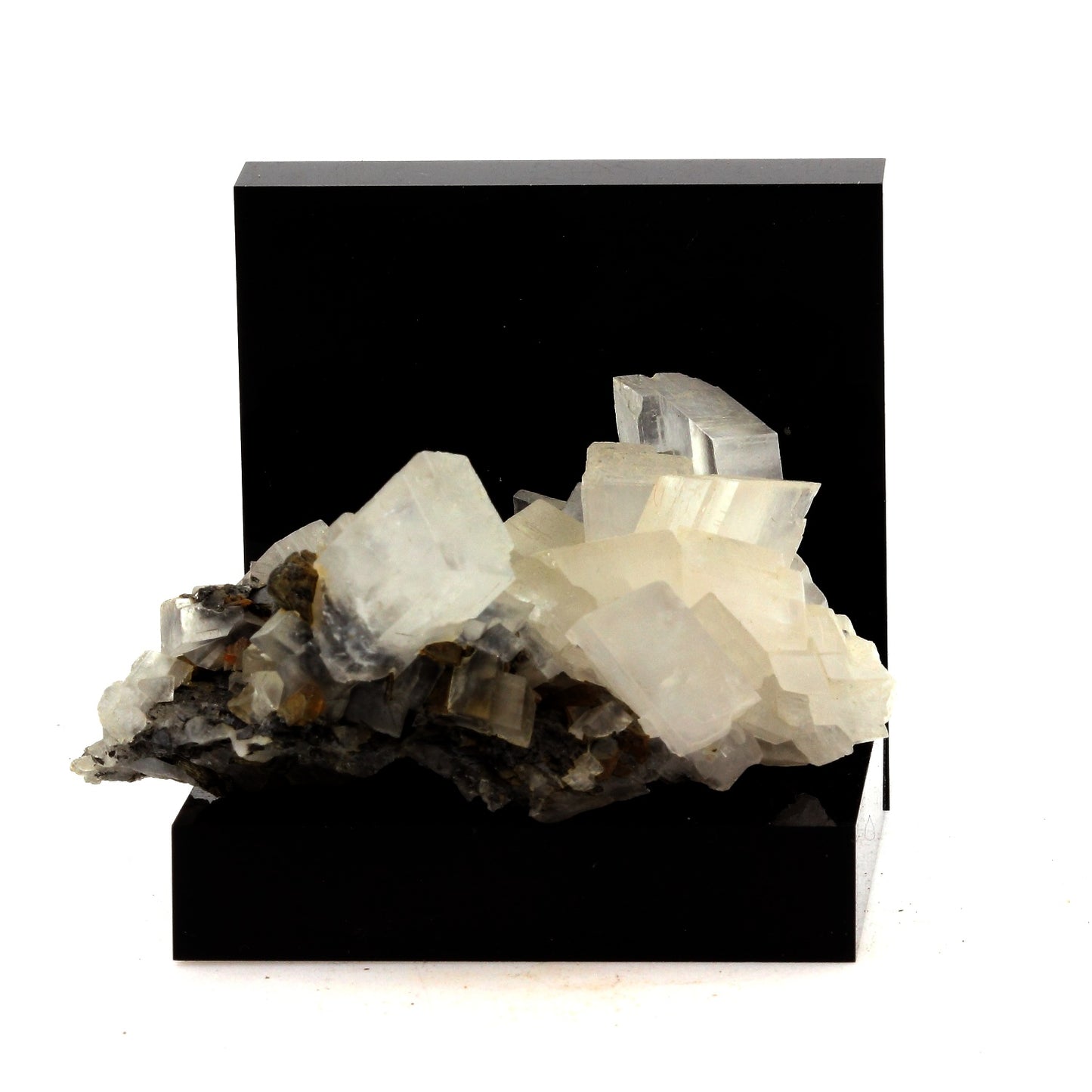 Calcite. 283.9 carats. Saint-Sorlin-d'Arves, la Maurienne, Savoie, France