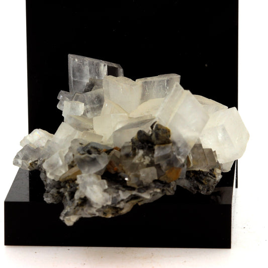 Calcite. 283.9 carats. Saint-Sorlin-d'Arves, la Maurienne, Savoie, France