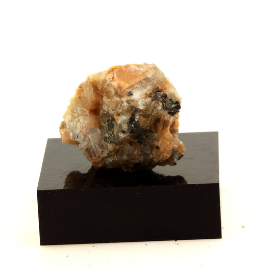Feldspar Pegmatite, 26.6 carats, Grenville, Québec, Canada
