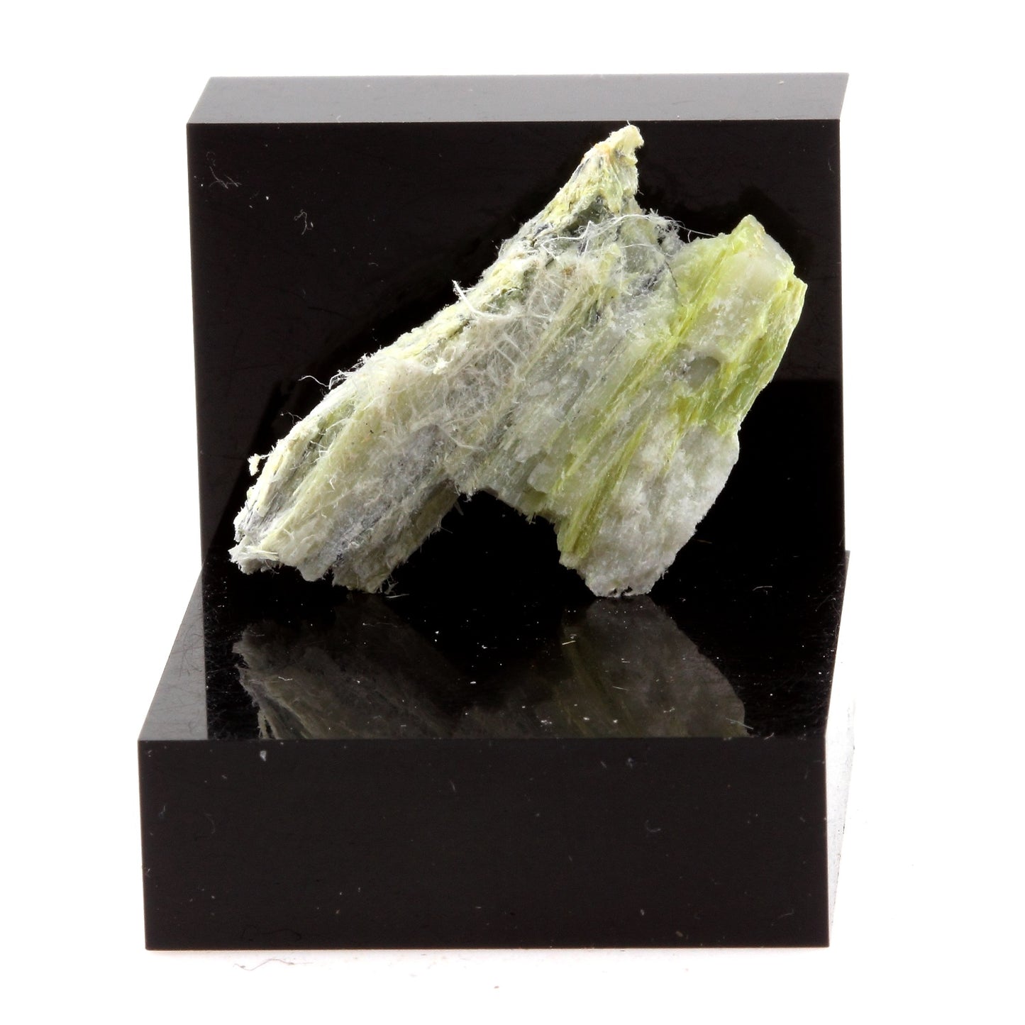 Deweylite, 12.2 carats, Estrie, Québec, Canada