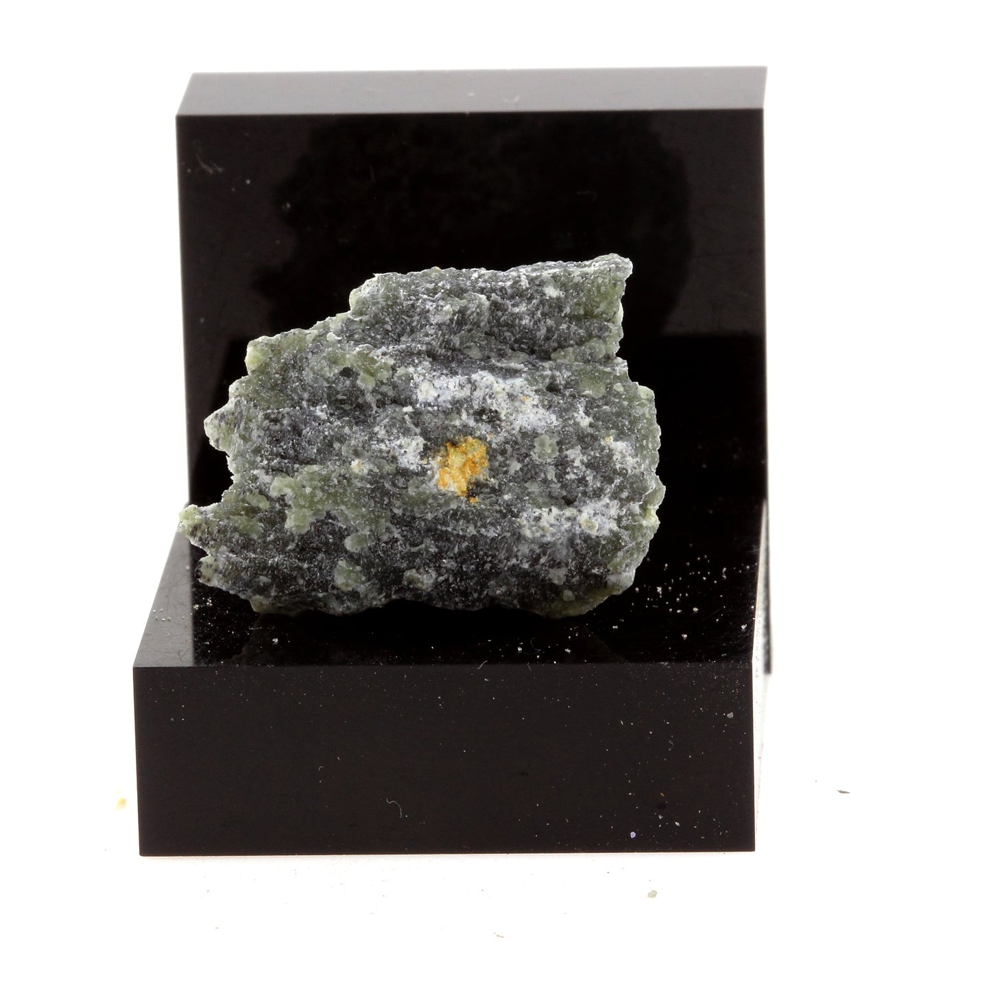 Devillite. 24.6 carats. Lennoxville, Québec, Canada