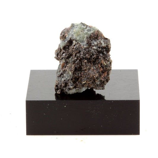 Astrophyllite. 18.3 carats. Pennsylvania, USA